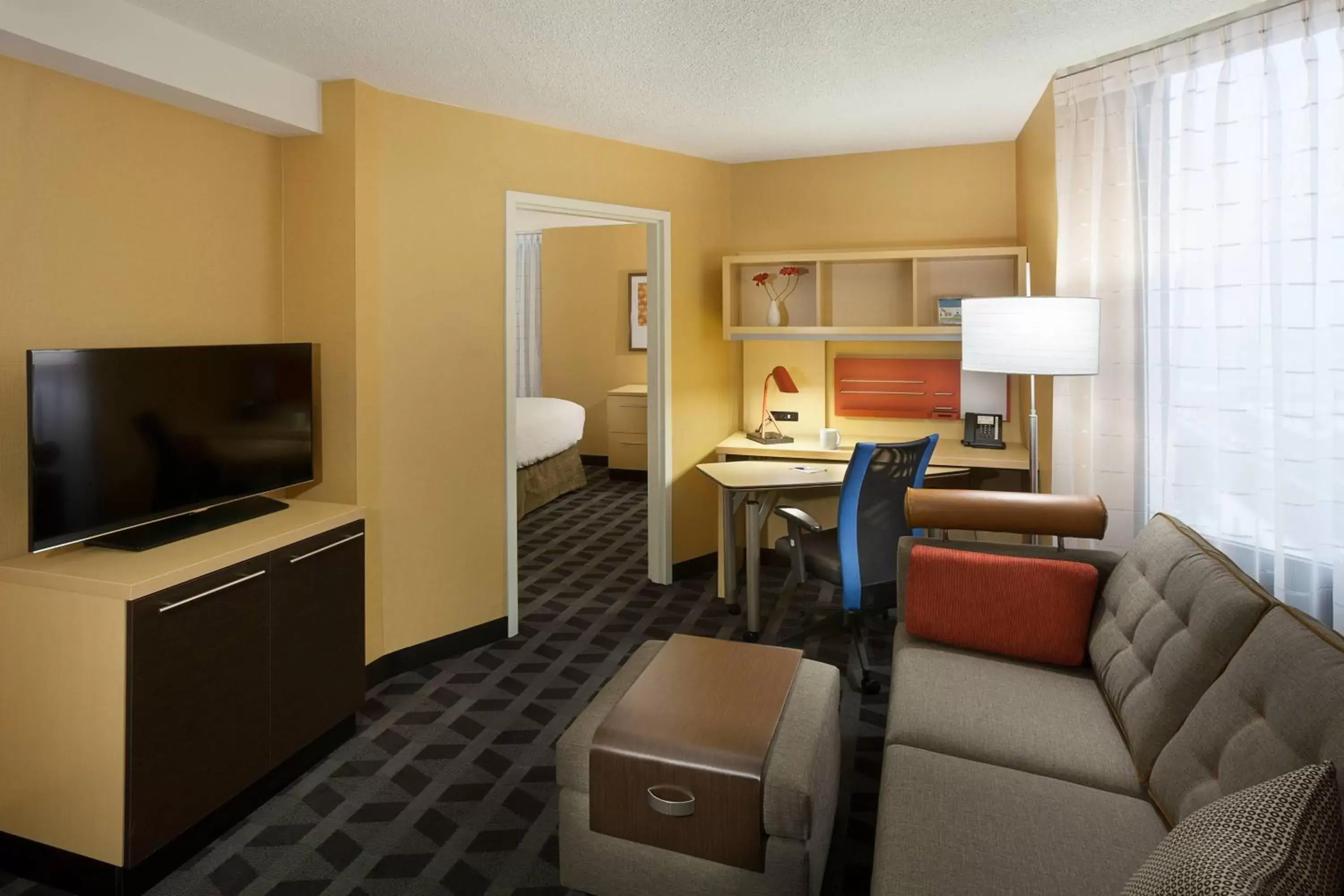 Bedroom, TV/Entertainment Center in TownePlace Suites by Marriott Toronto Northeast/Markham