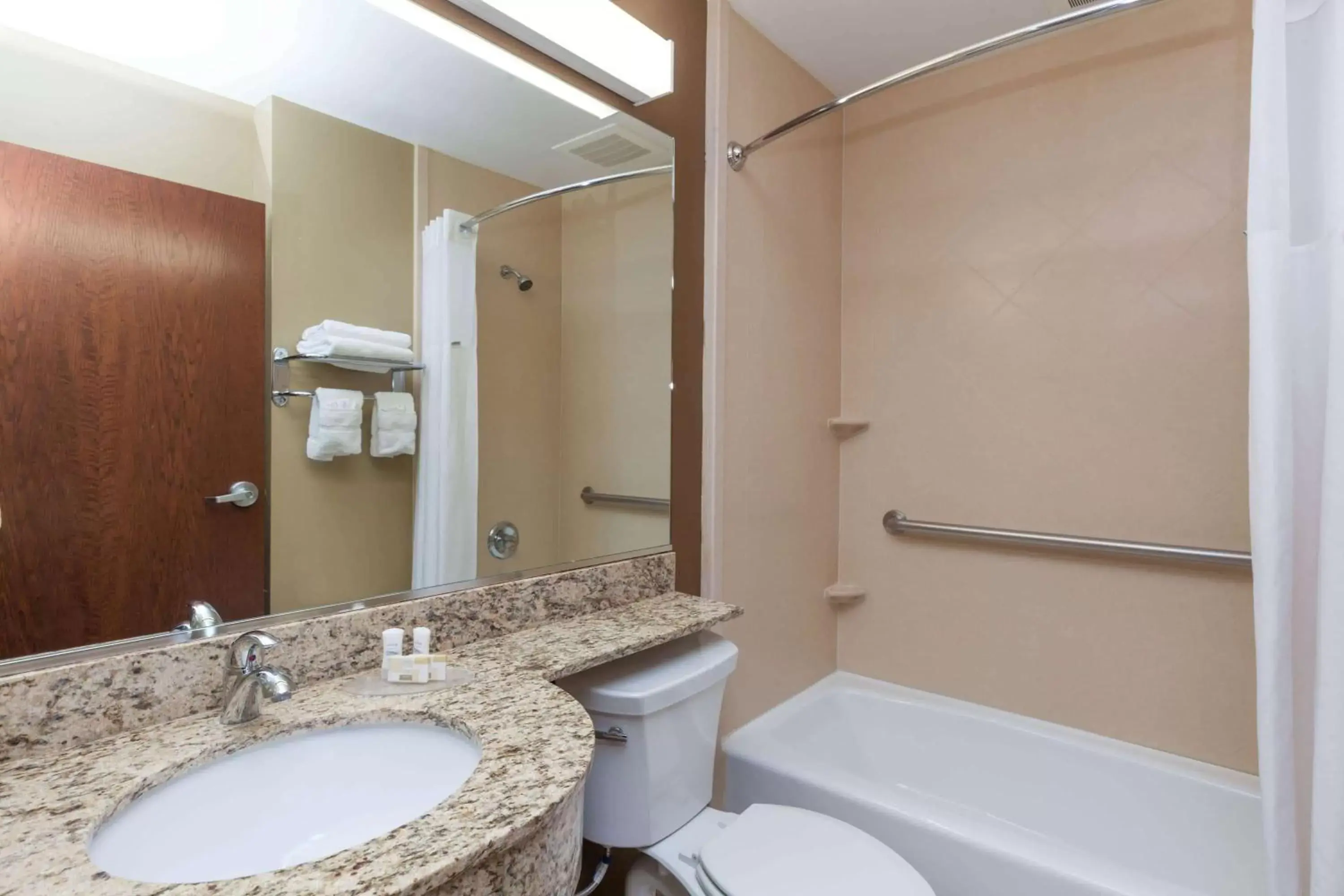 Bathroom in Microtel Inn & Suites by Wyndham Wheeler Ridge