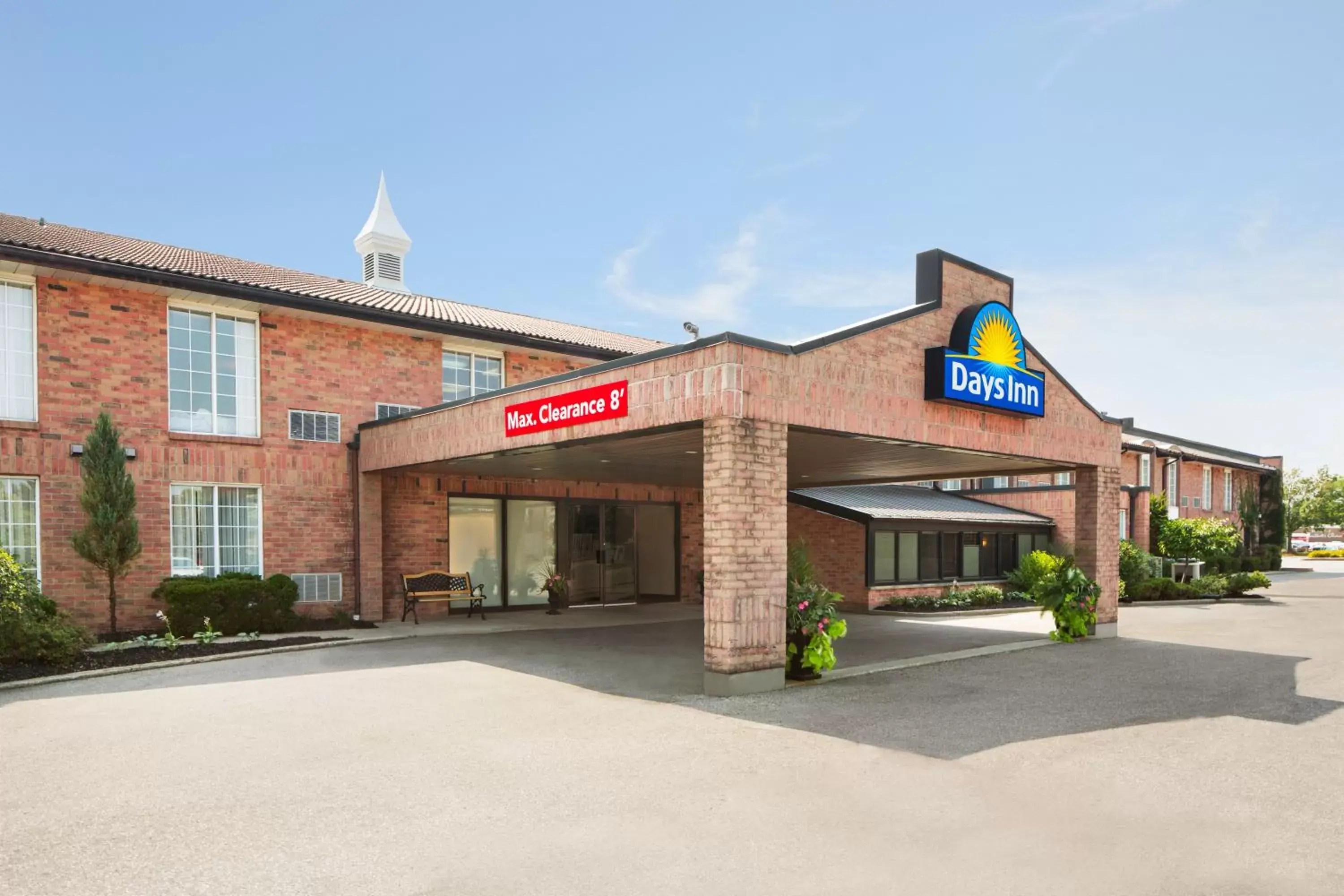 Facade/entrance, Property Building in Days Inn by Wyndham Brantford