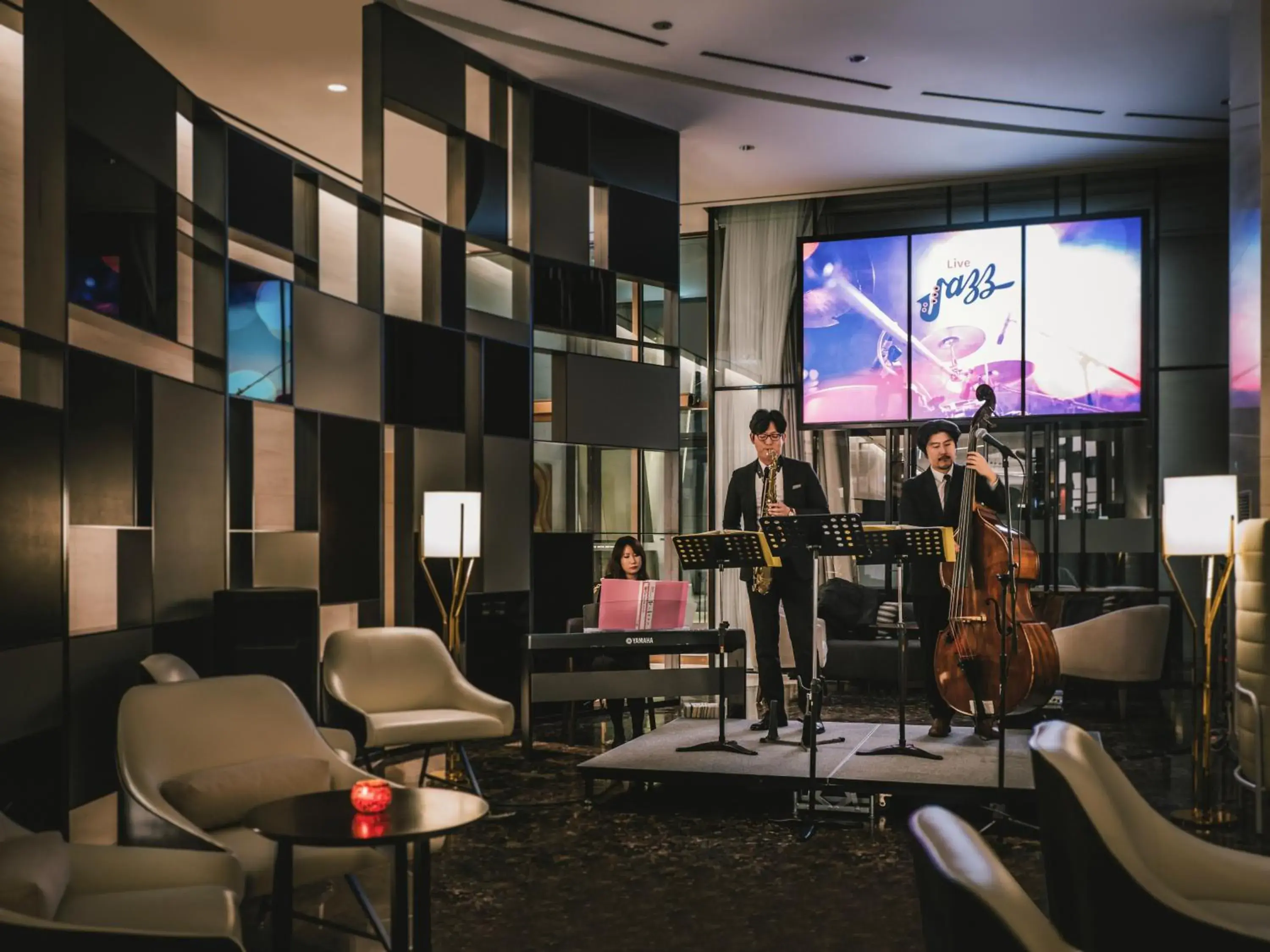 Lounge or bar in Novotel Suites Ambassador Seoul Yongsan