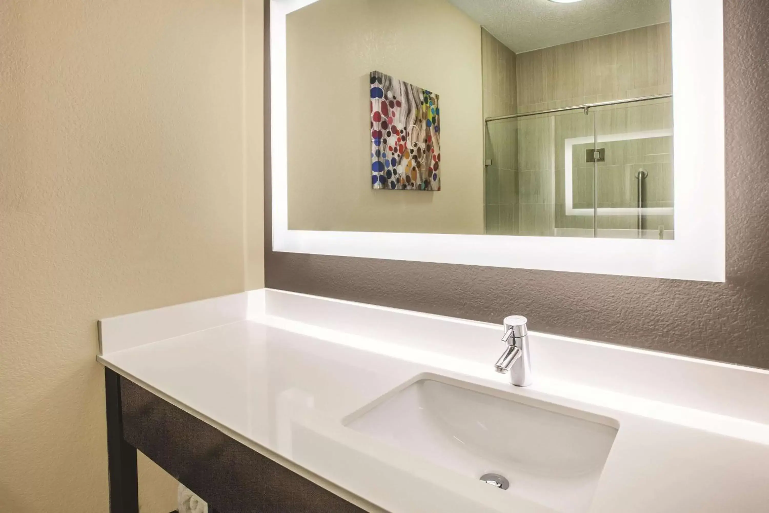 Photo of the whole room, Bathroom in La Quinta by Wyndham Kokomo