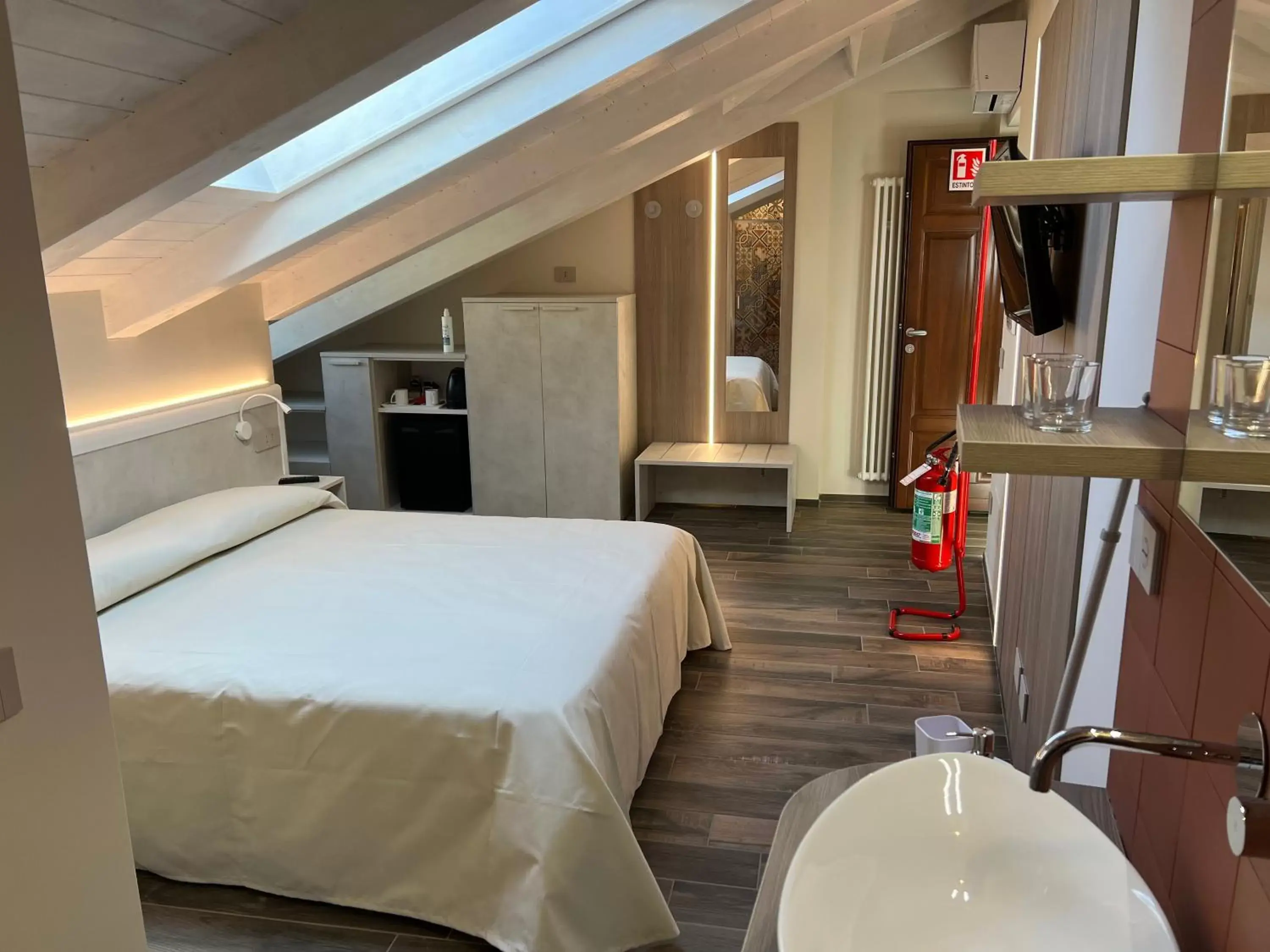 Bedroom in Osteria Senza Fretta Rooms for Rent