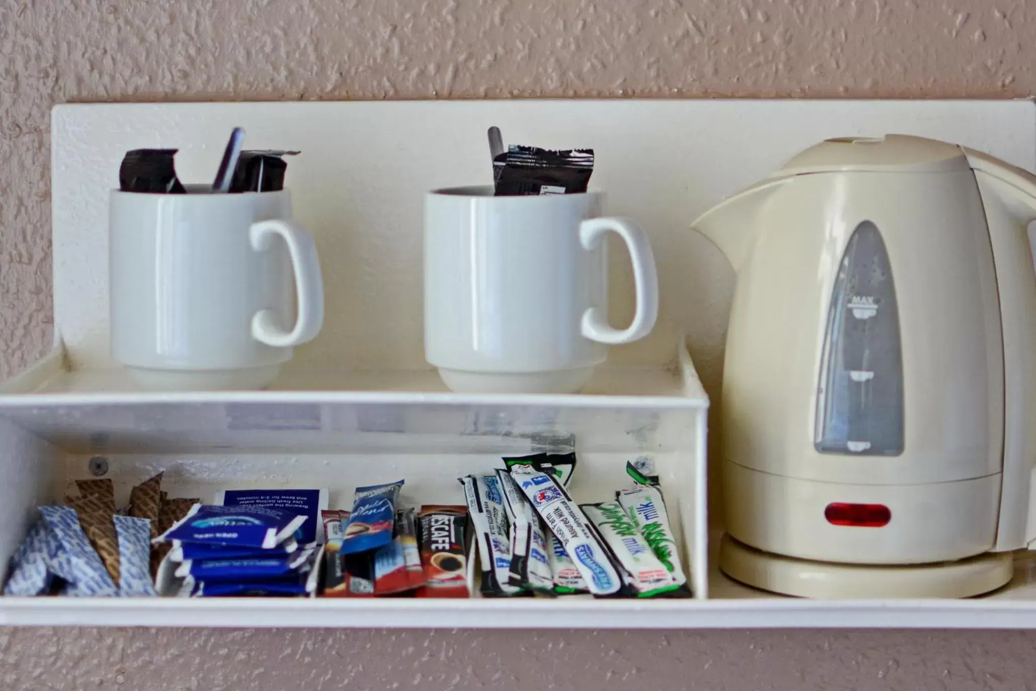 Coffee/tea facilities in Royal Oakwell Hotel