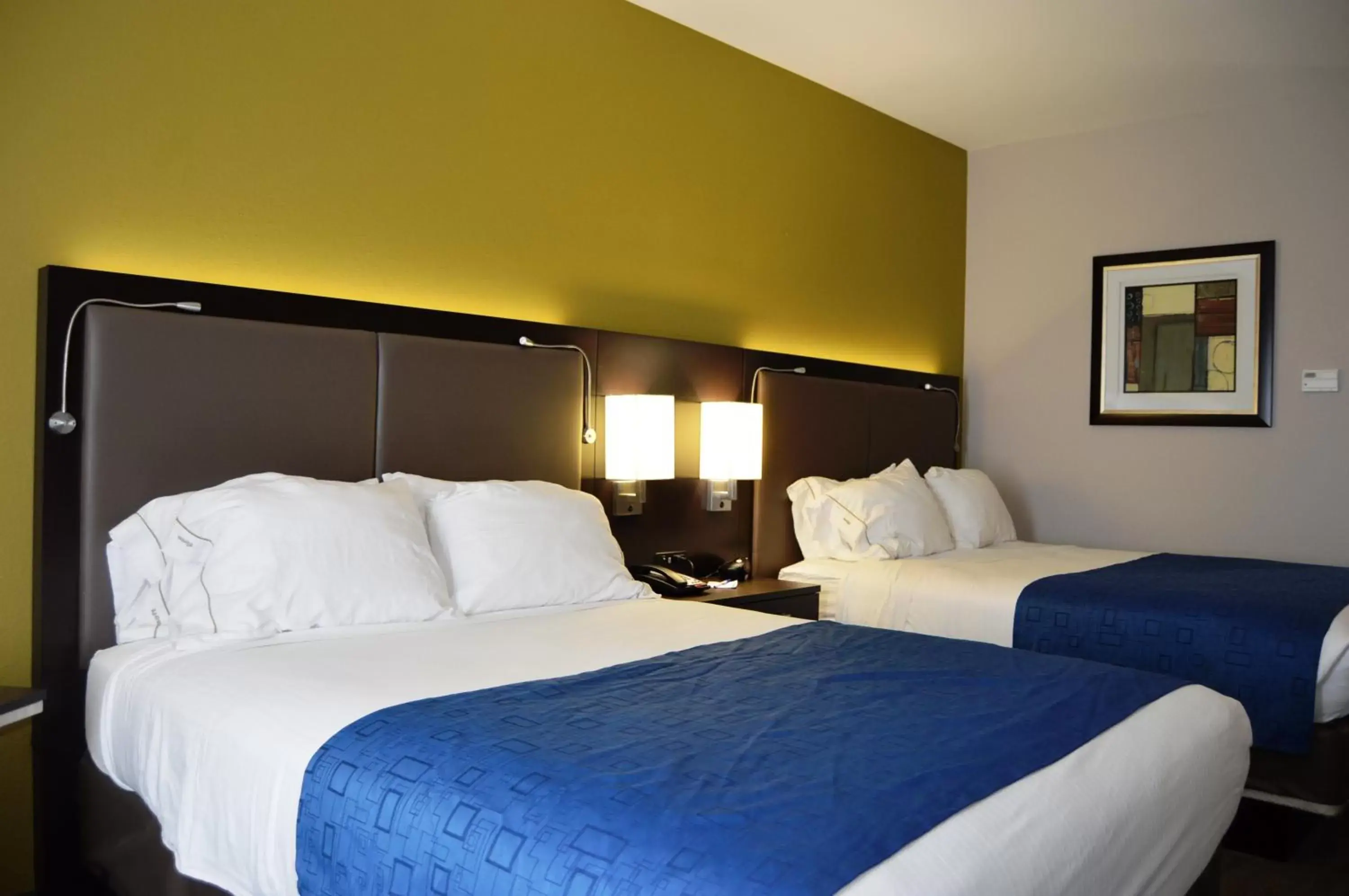 Bed in Holiday Inn Express El Reno, an IHG Hotel