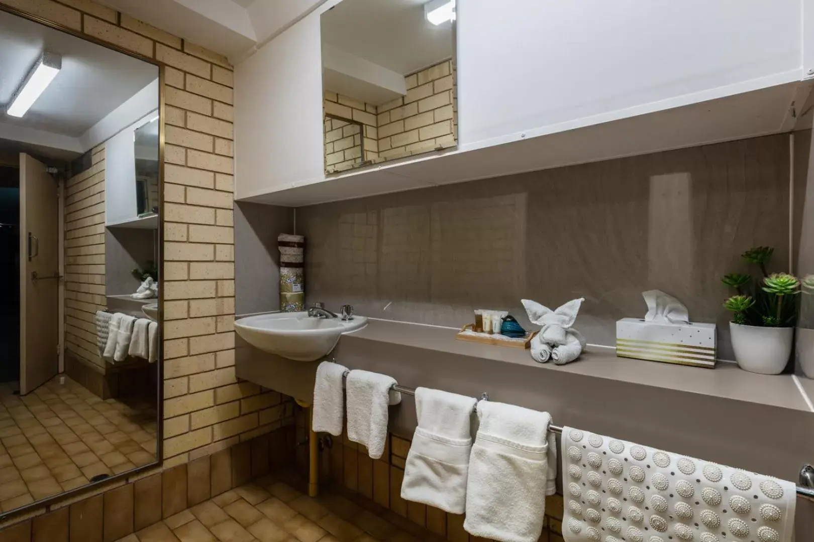 Bathroom in Sails Geraldton Accommodation