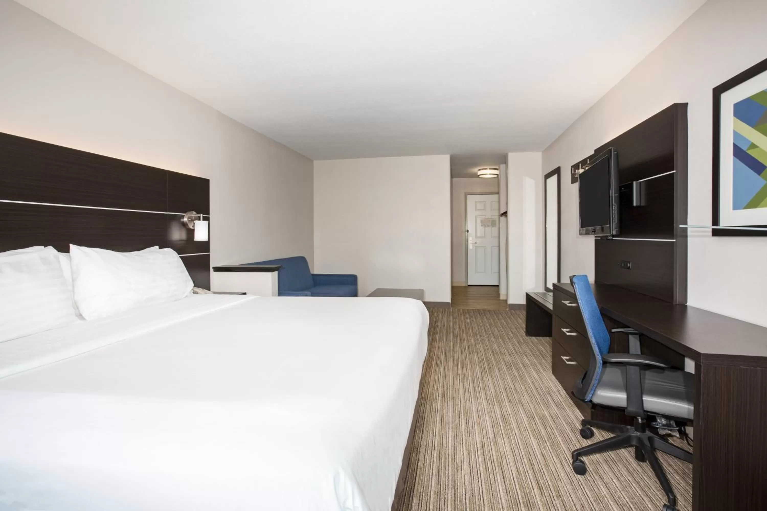 Photo of the whole room, Bed in Holiday Inn Express & Suites Ft Collins by IHG