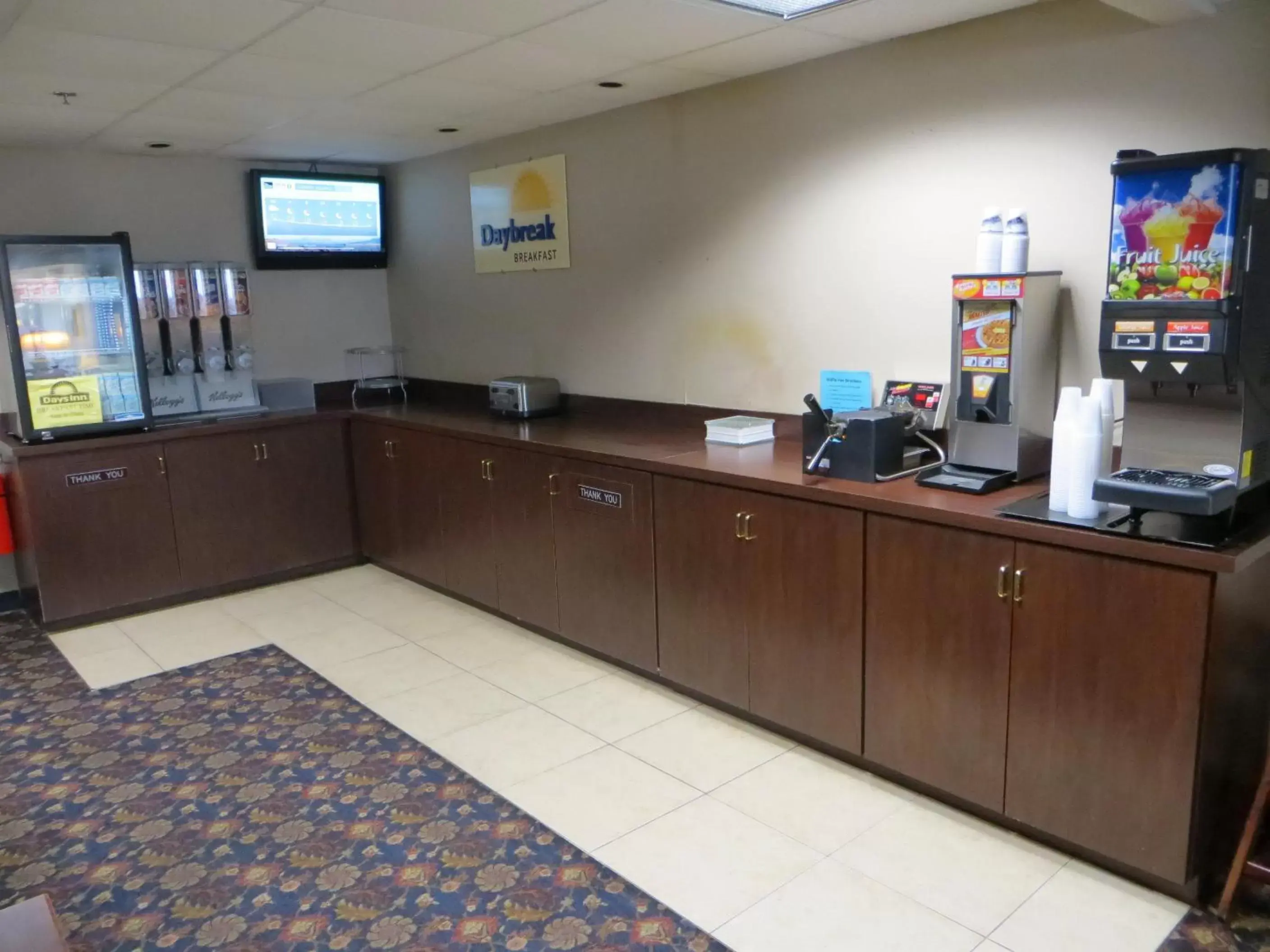 Dining area in Days Inn by Wyndham Grand Island I-80