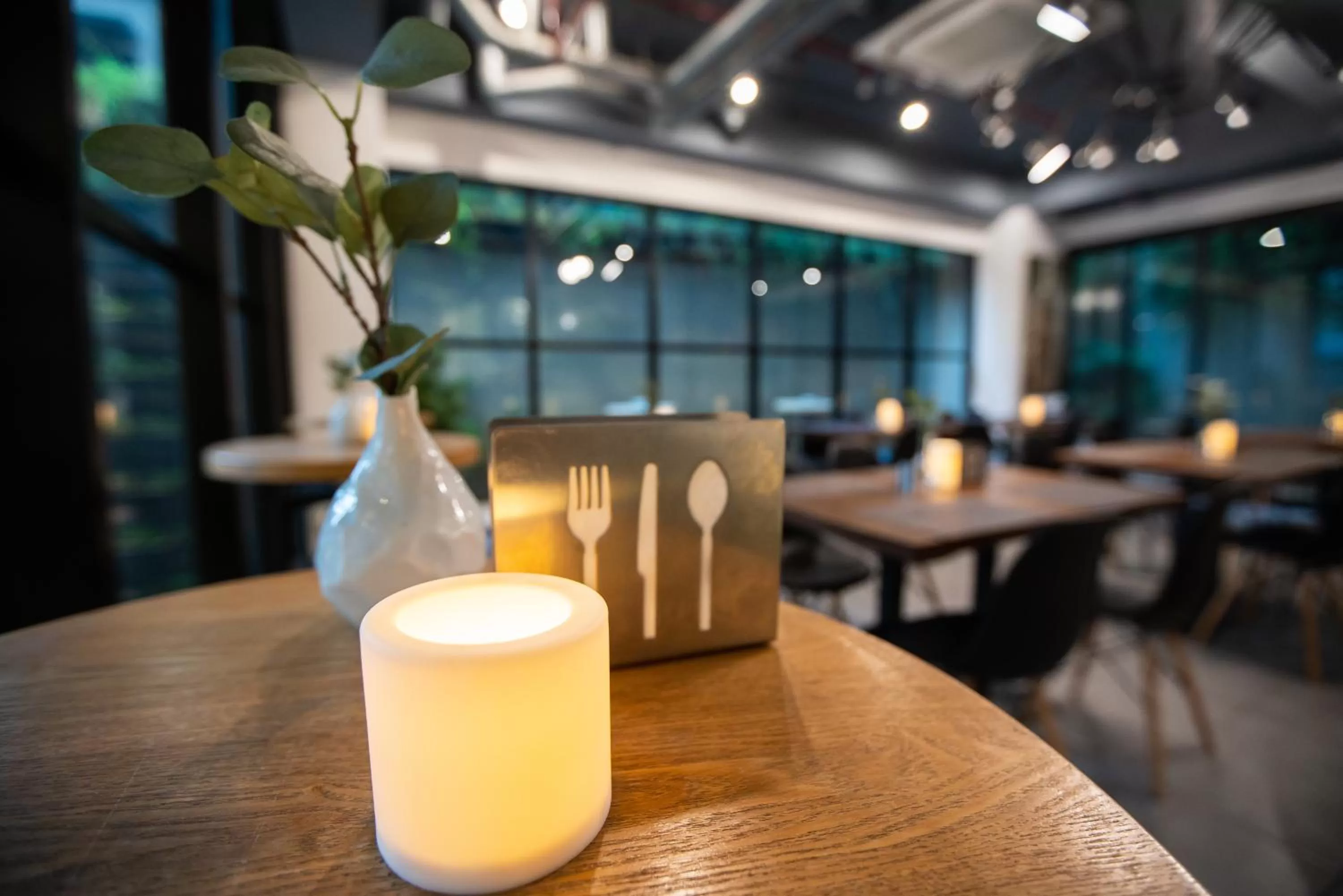 Restaurant/places to eat in Juno Tanah Abang Jakarta