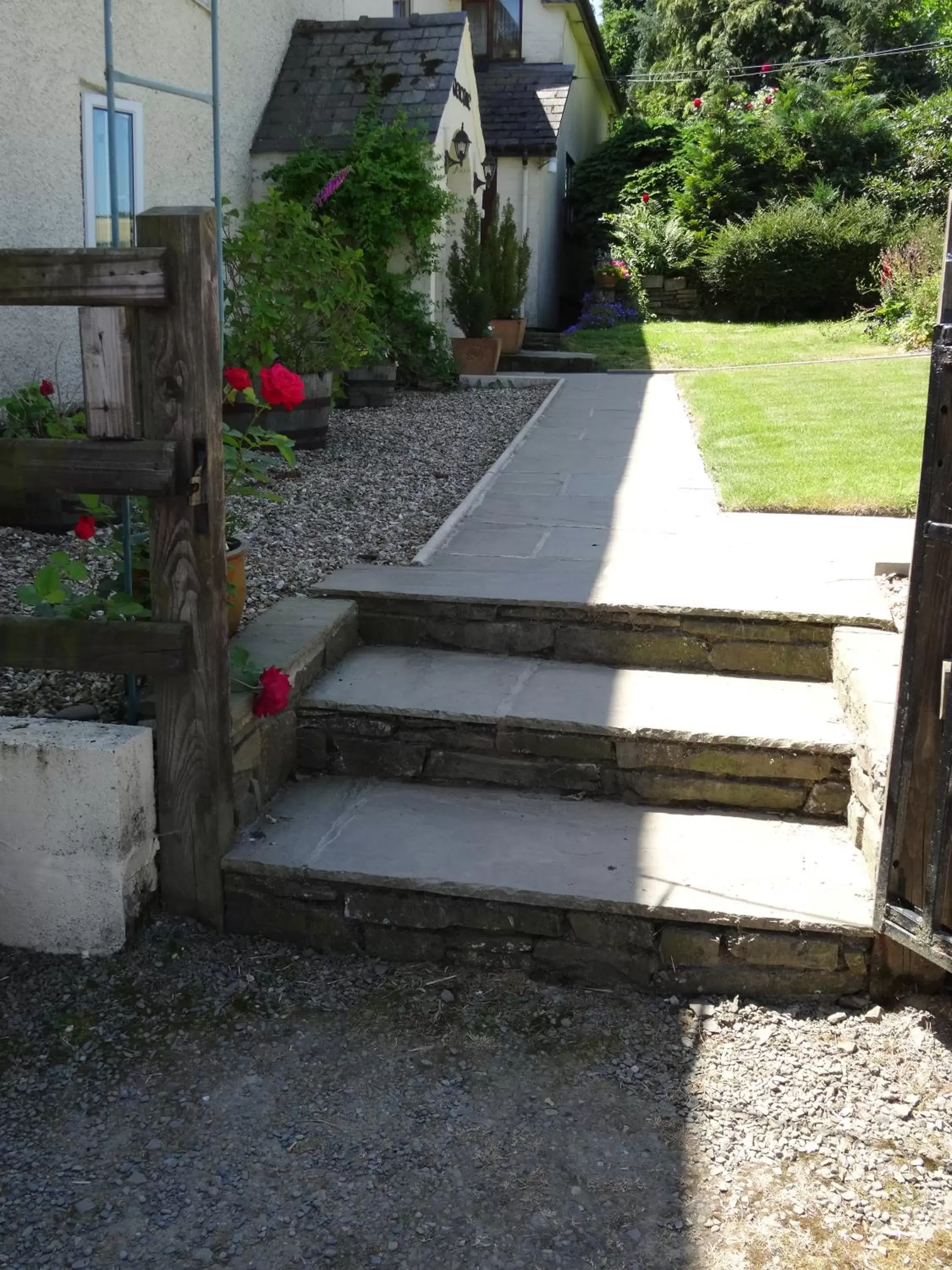 Facade/entrance, Garden in Middle Woodbatch B&B