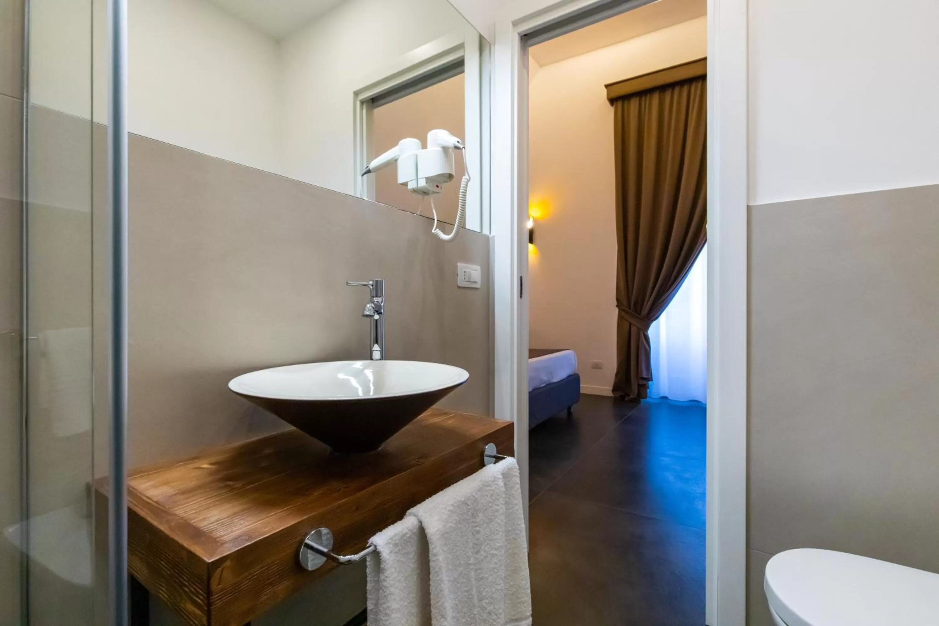 Toilet in Santa Chiara Inn