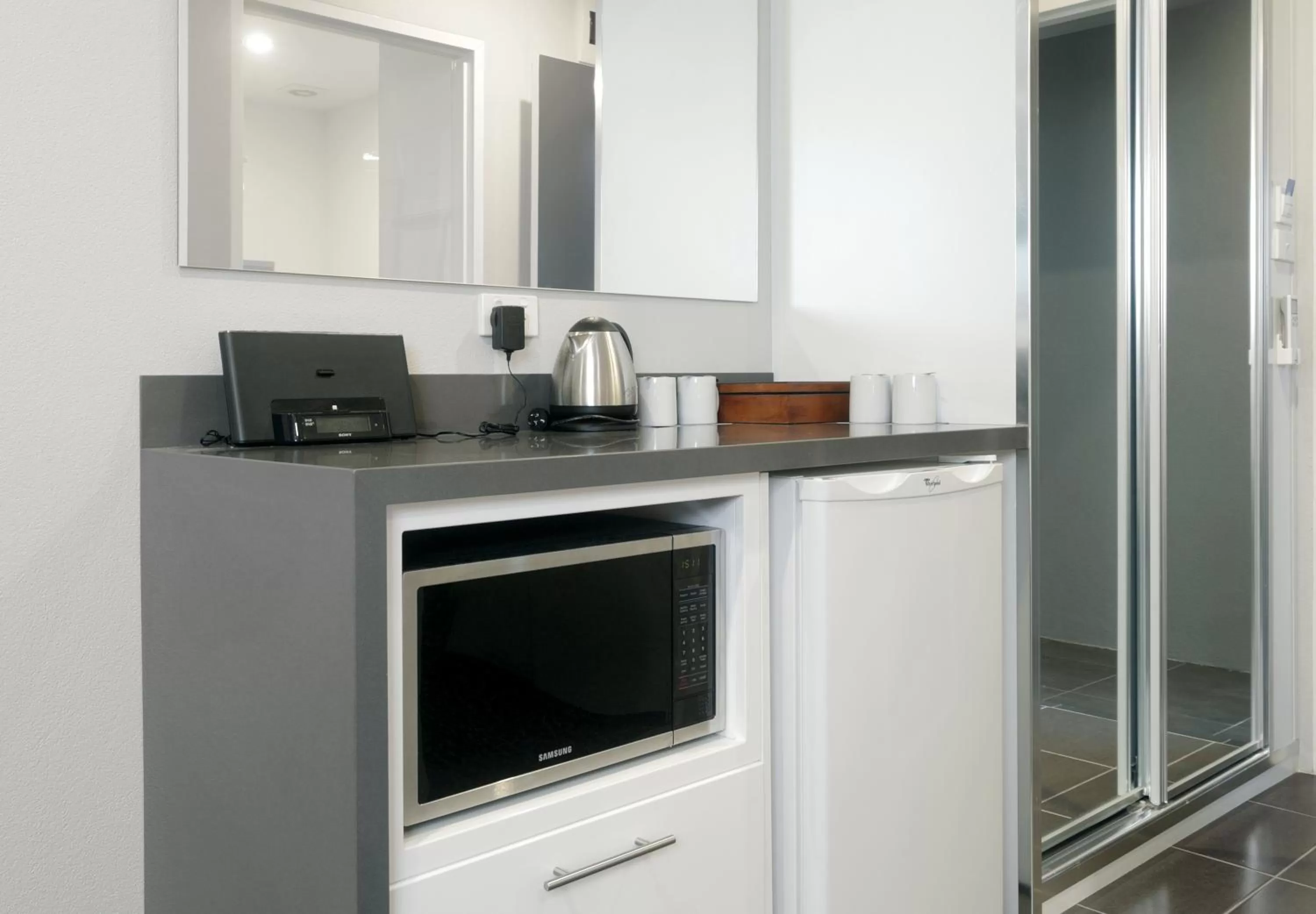 Coffee/tea facilities in Merewether Motel