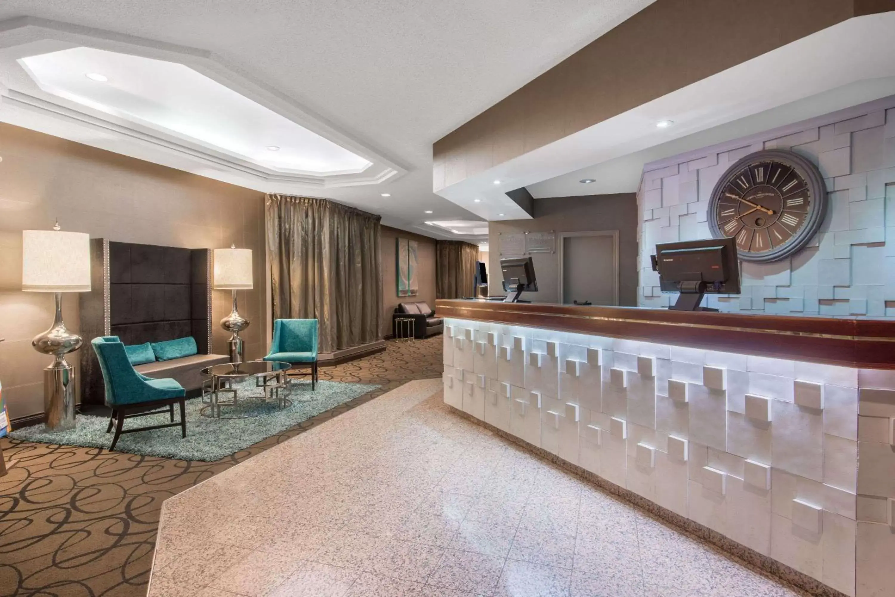 Lobby or reception, Lobby/Reception in Ramada Plaza by Wyndham Niagara Falls