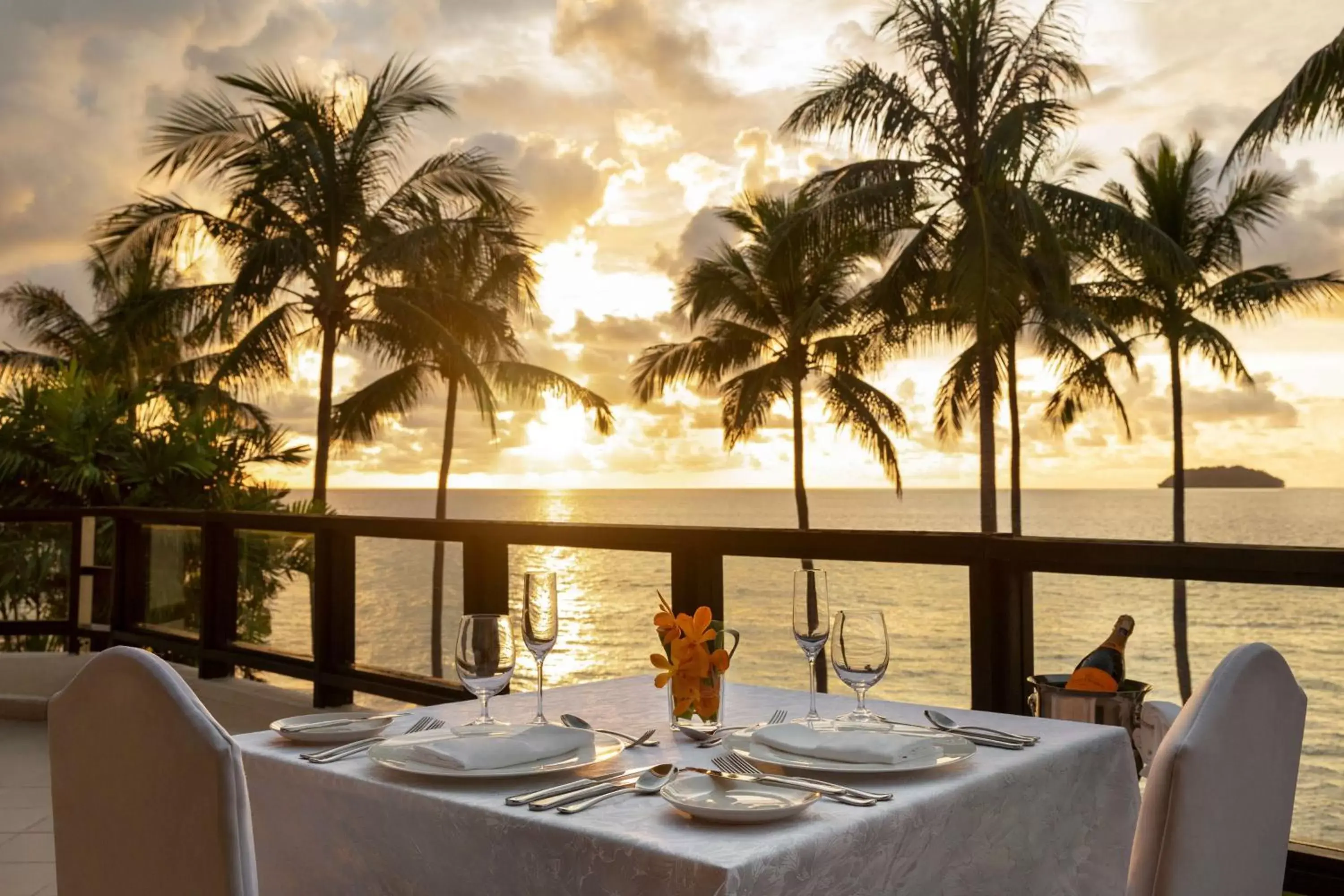 Balcony/Terrace, Restaurant/Places to Eat in Shangri-La Tanjung Aru, Kota Kinabalu