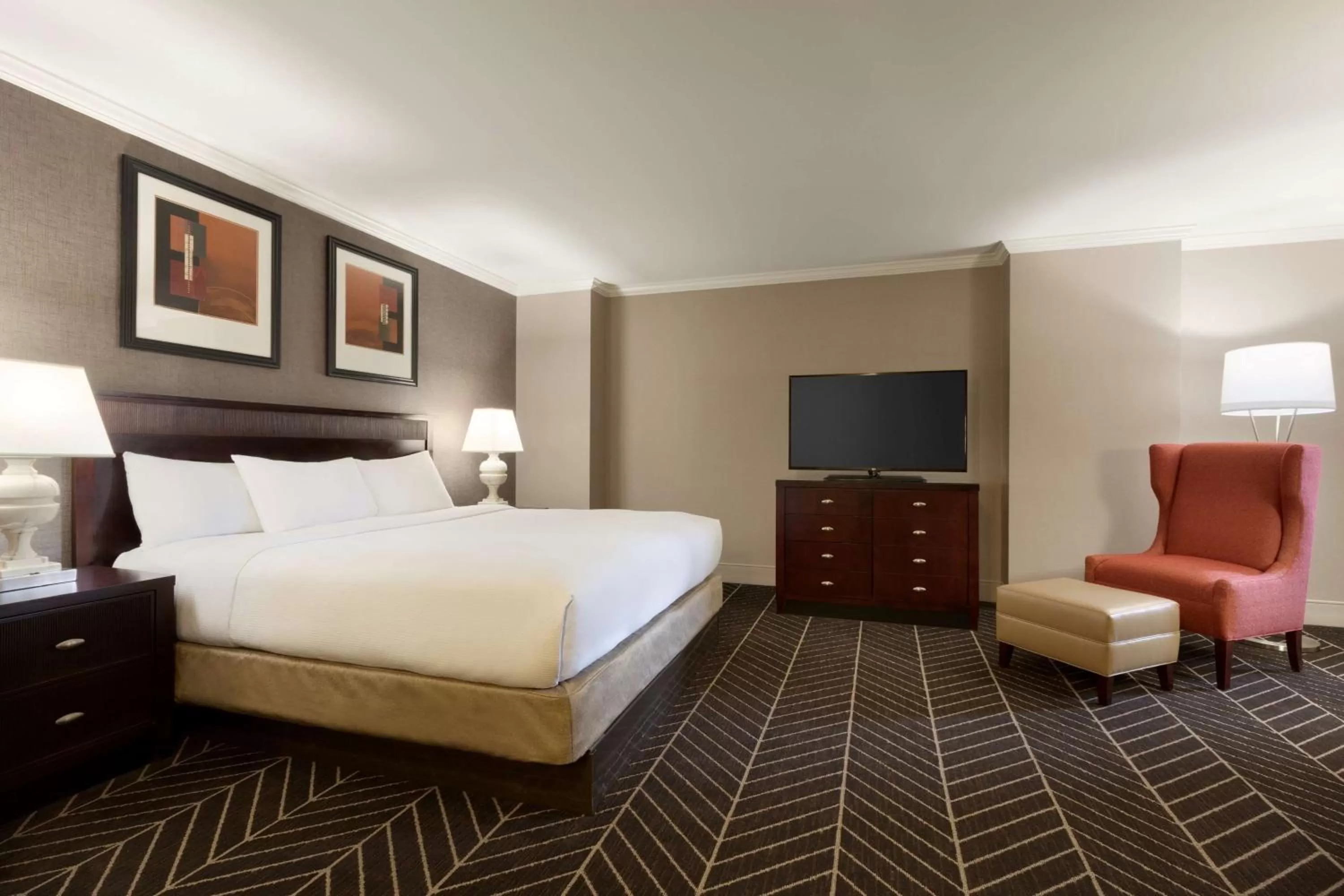 Bedroom, Bed in Hilton Arlington