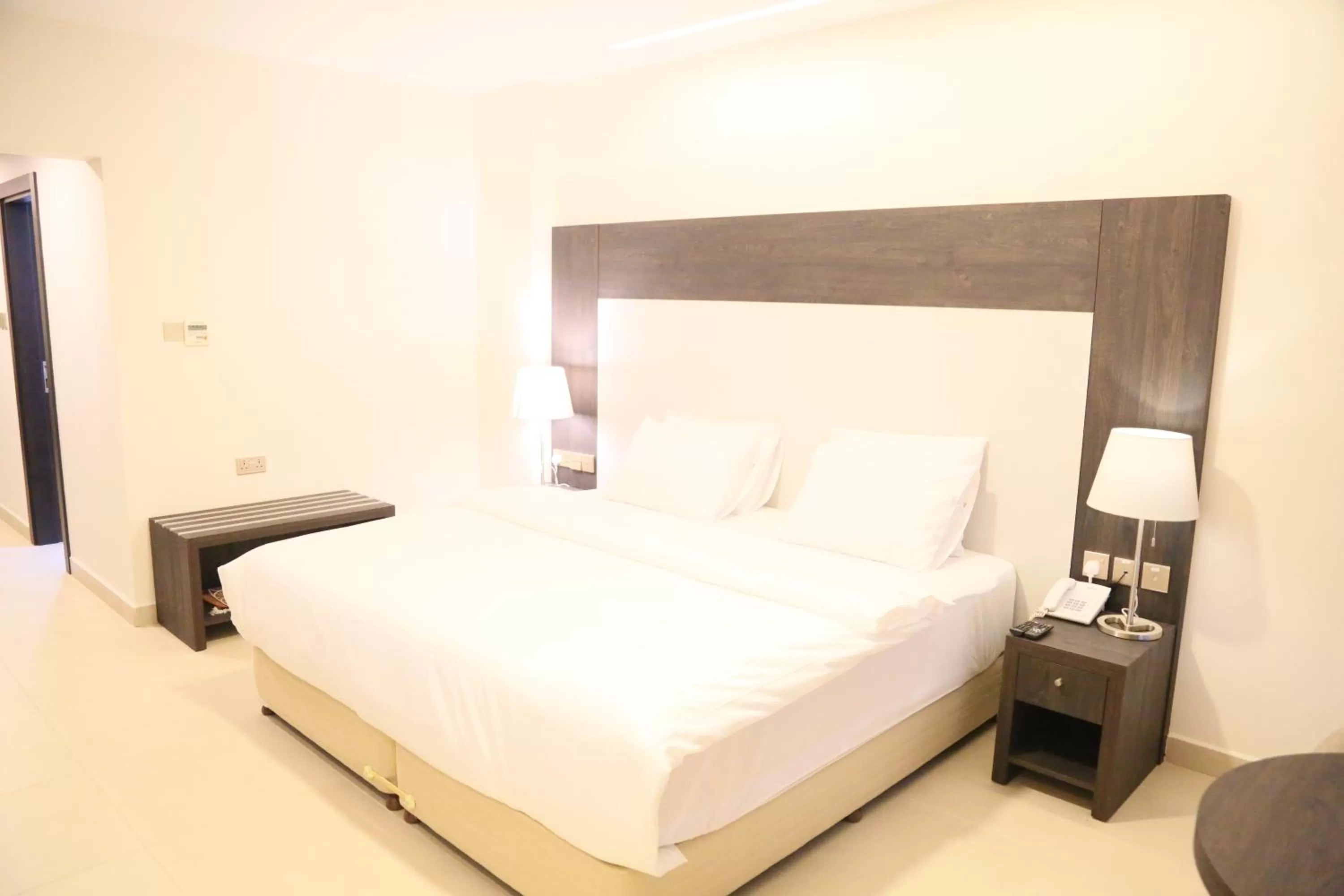 Bedroom, Bed in Manazil Aldar Hotel
