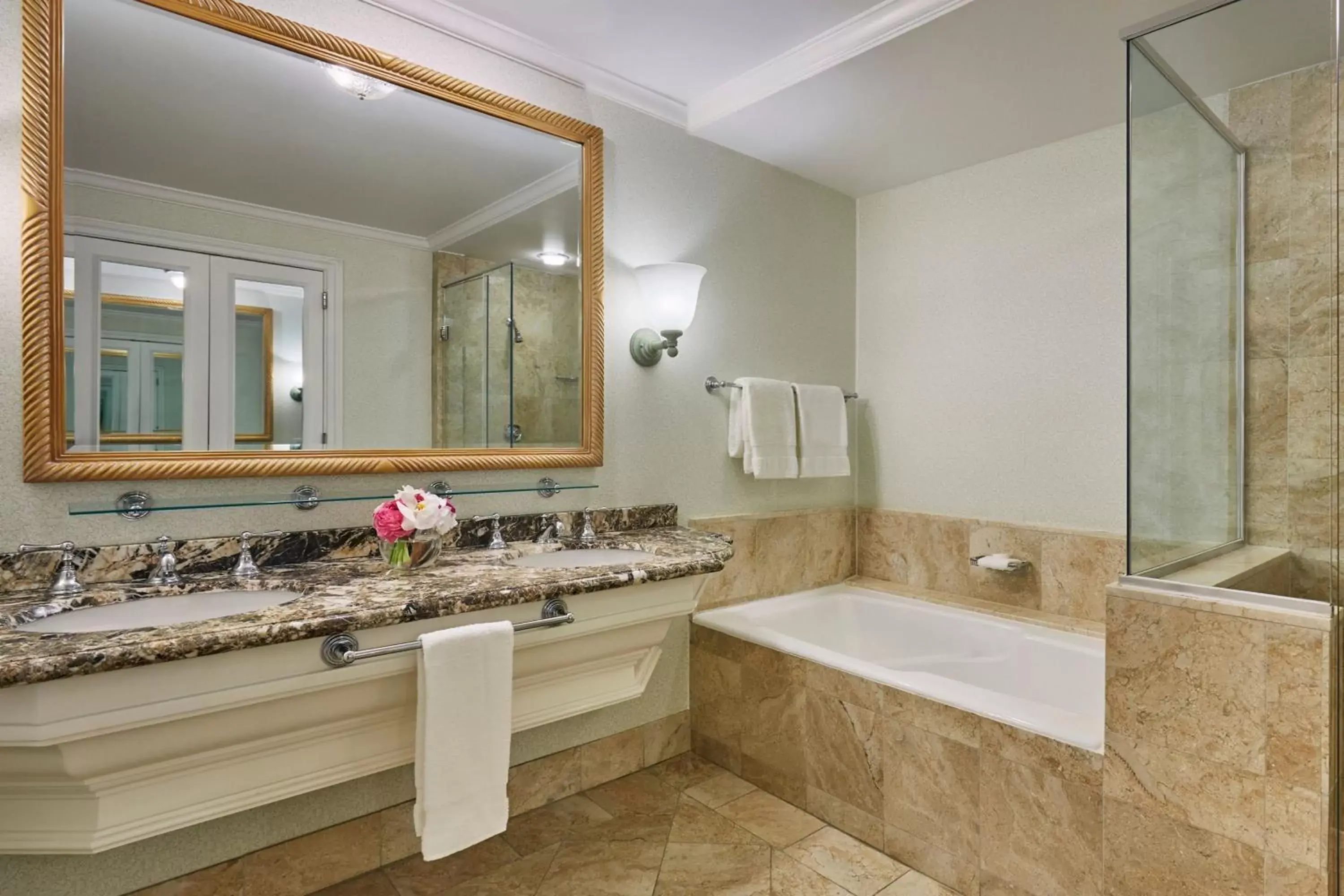 Bathroom in The Las Colinas Resort, Dallas