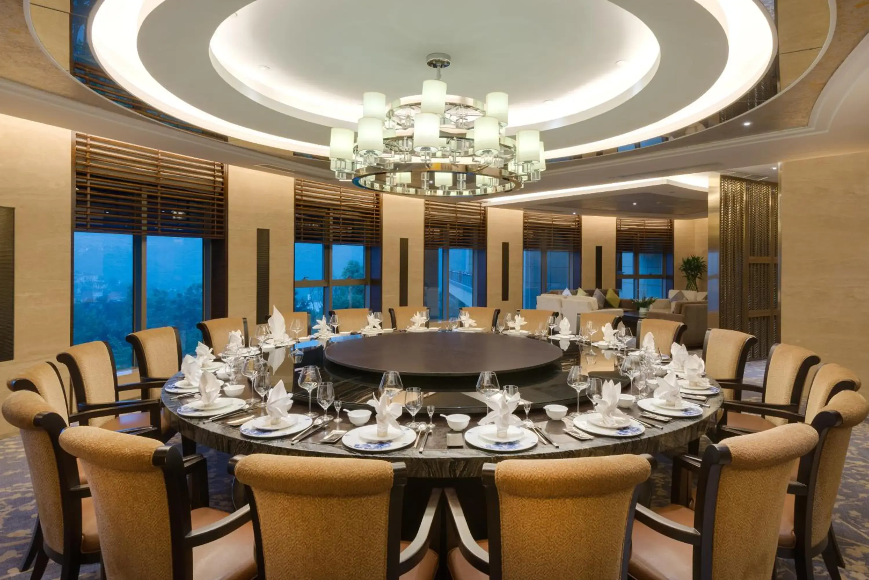 Restaurant/Places to Eat in Crowne Plaza Chongqing New North Zone, an IHG Hotel