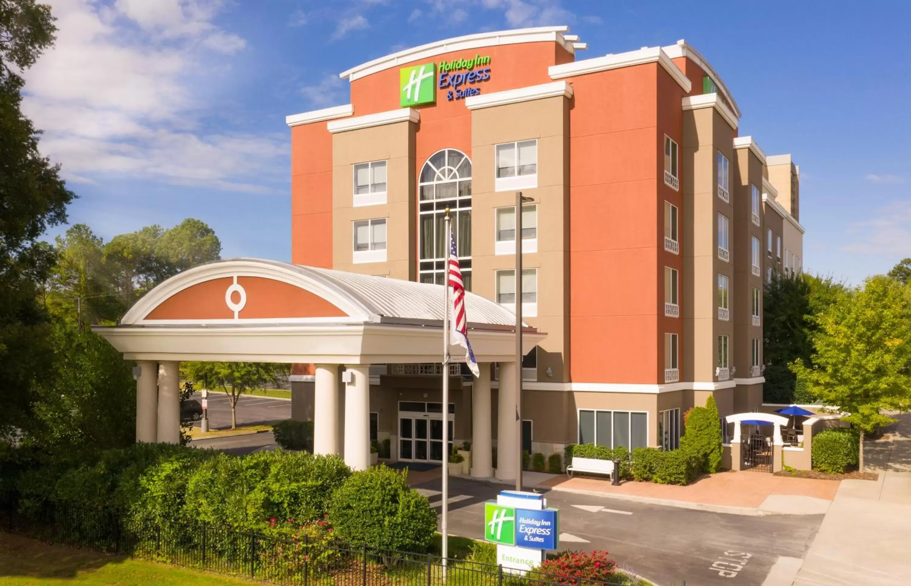 Property Building in Holiday Inn Express Hotel & Suites Chattanooga Downtown, an IHG Hotel