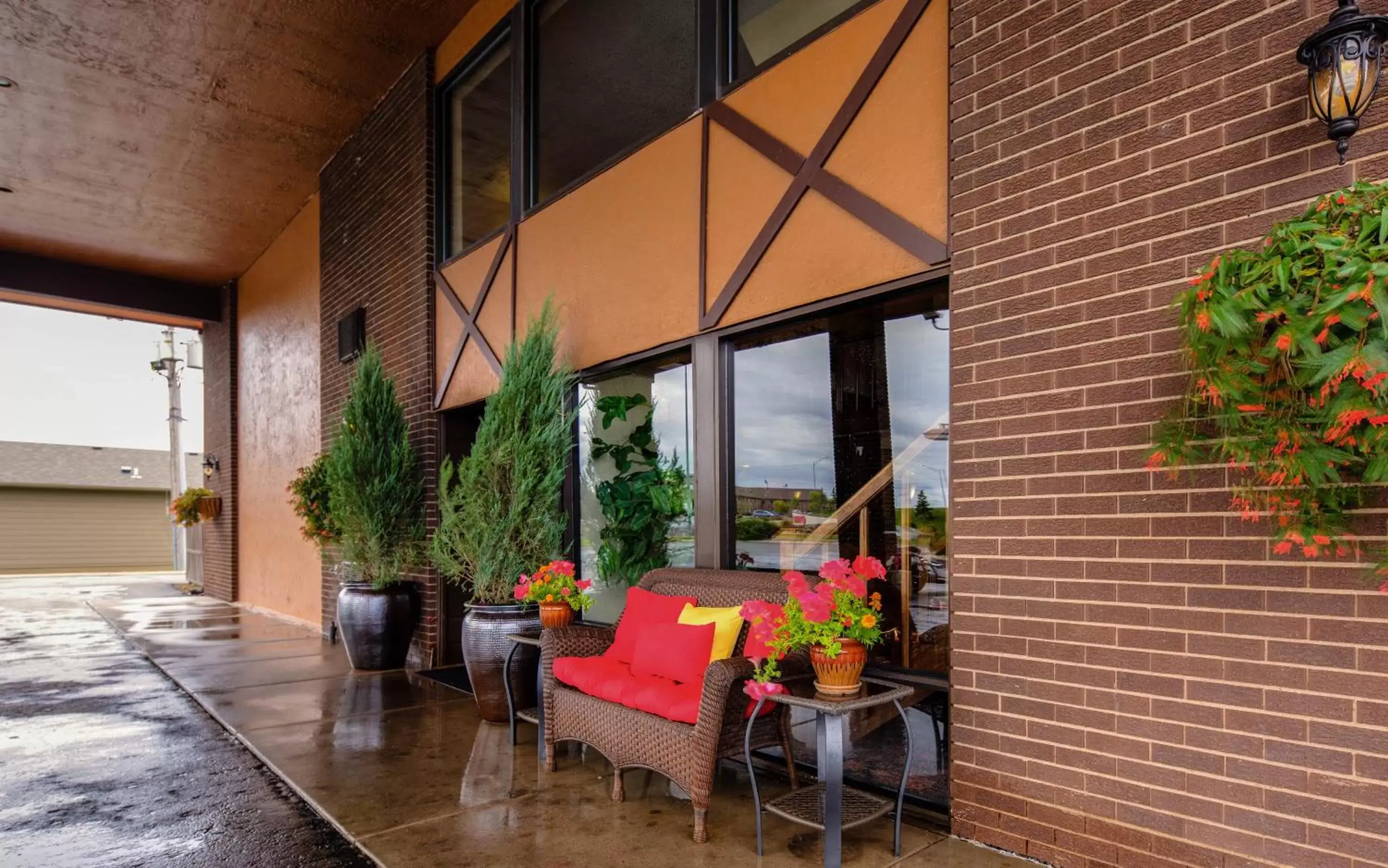 Facade/entrance, Restaurant/Places to Eat in The Foothills Inn