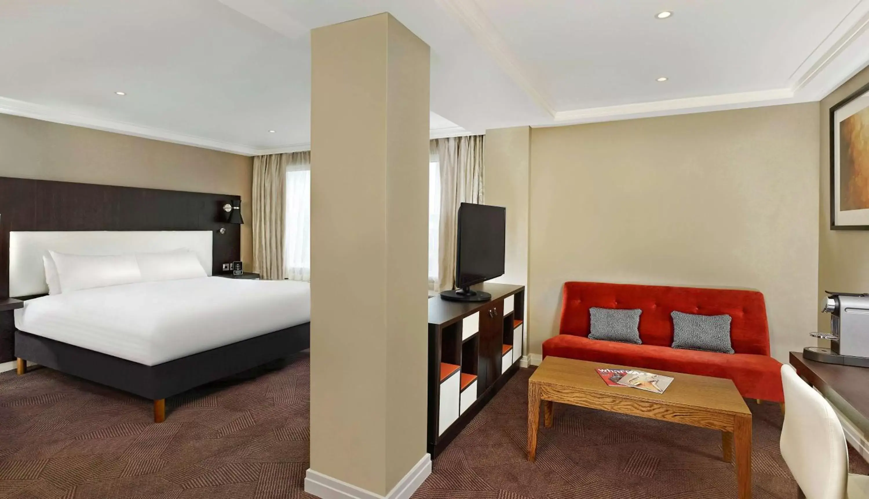 Bed in DoubleTree by Hilton London - Hyde Park
