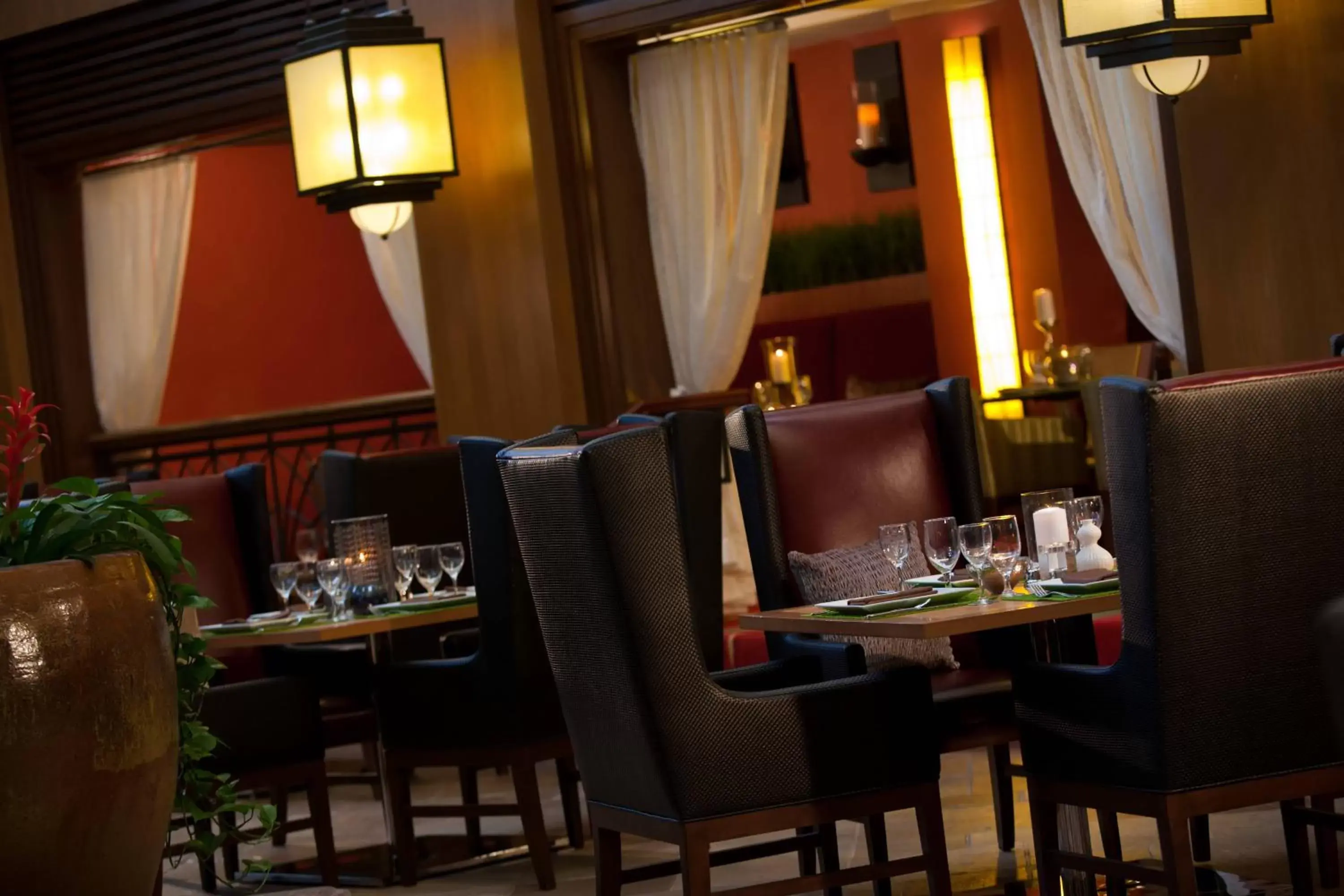 Restaurant/Places to Eat in Renaissance Charlotte SouthPark Hotel