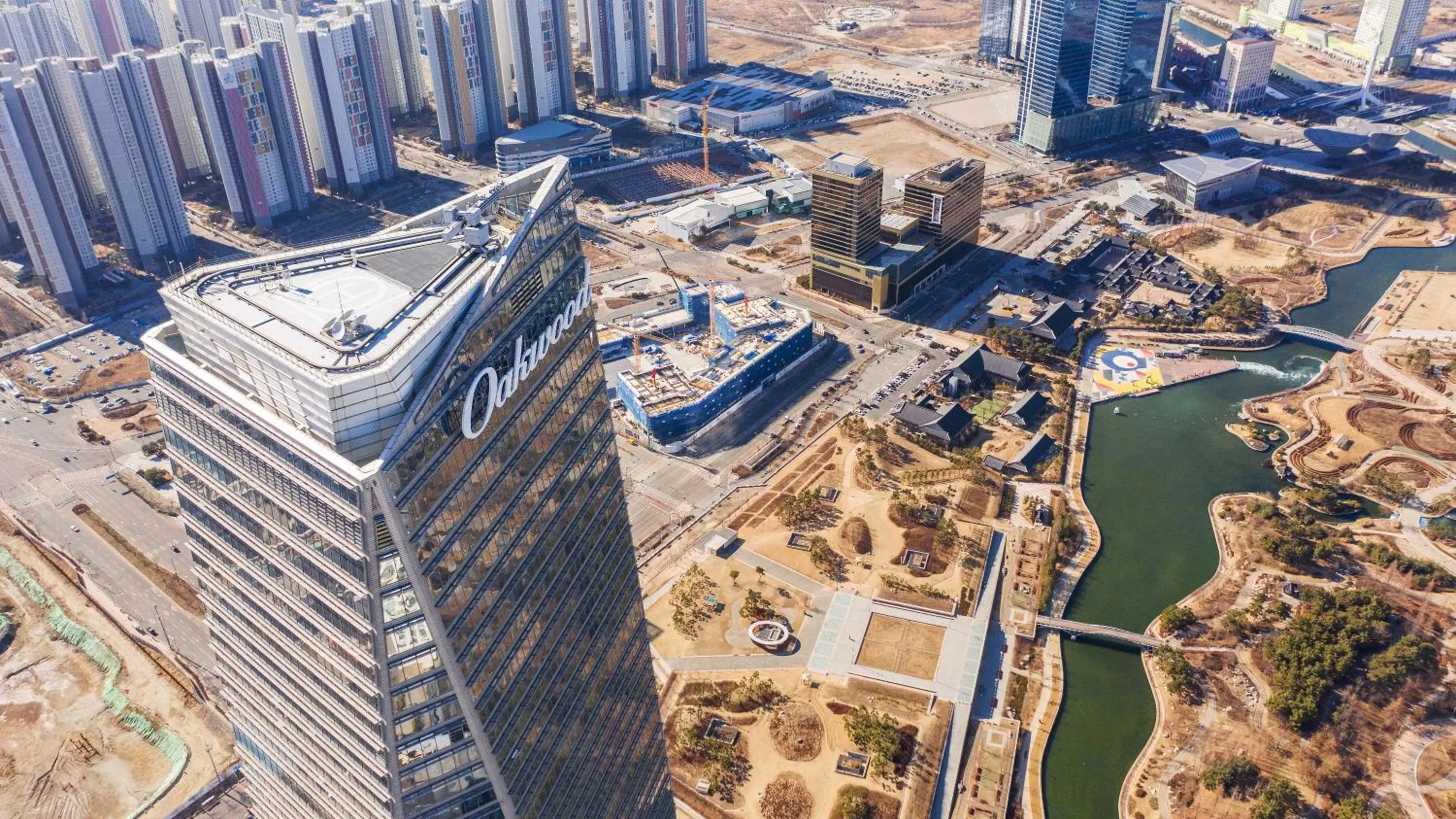 Facade/entrance in Oakwood Premier Incheon