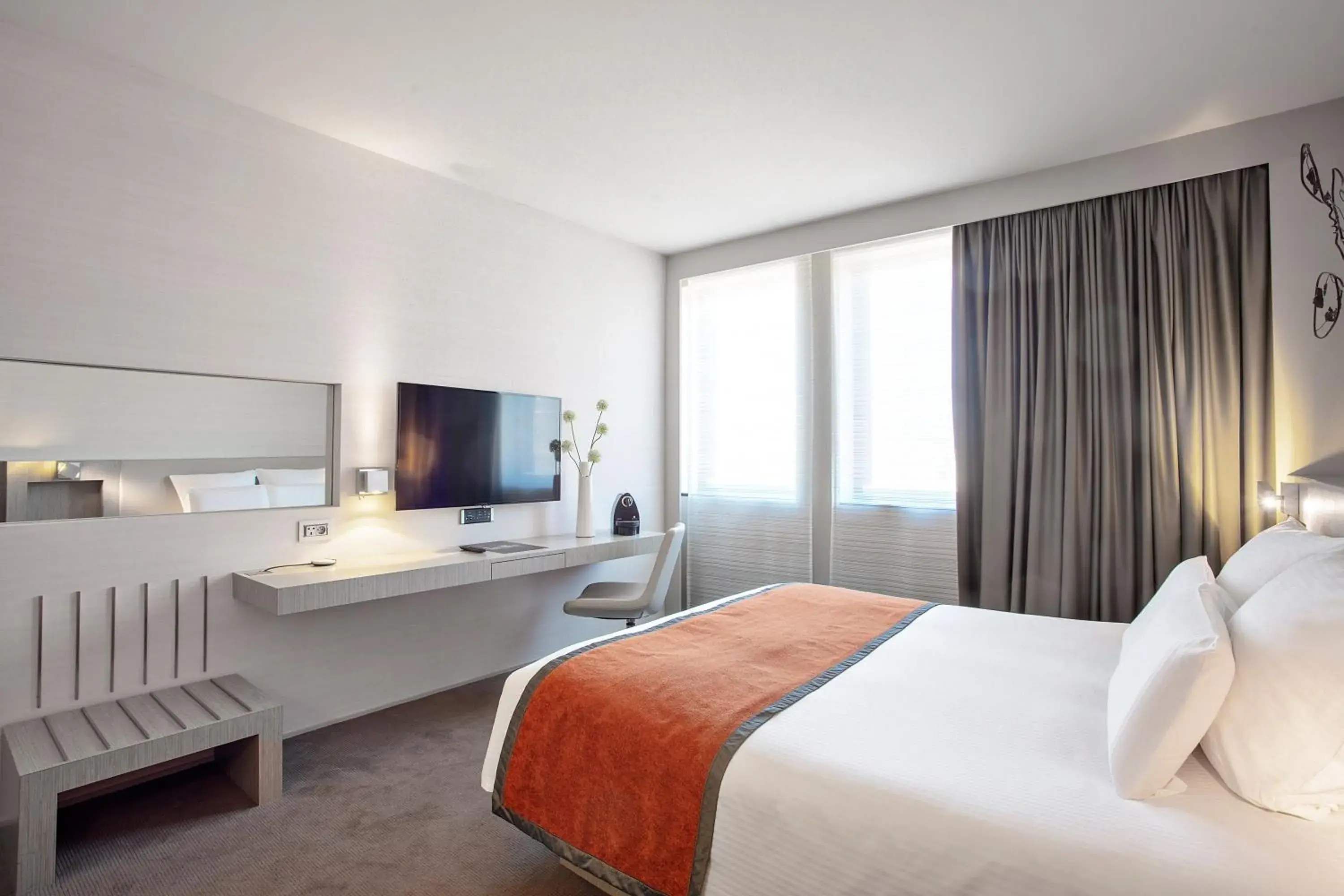 TV and multimedia, Bed in Pullman Toulouse Centre Ramblas