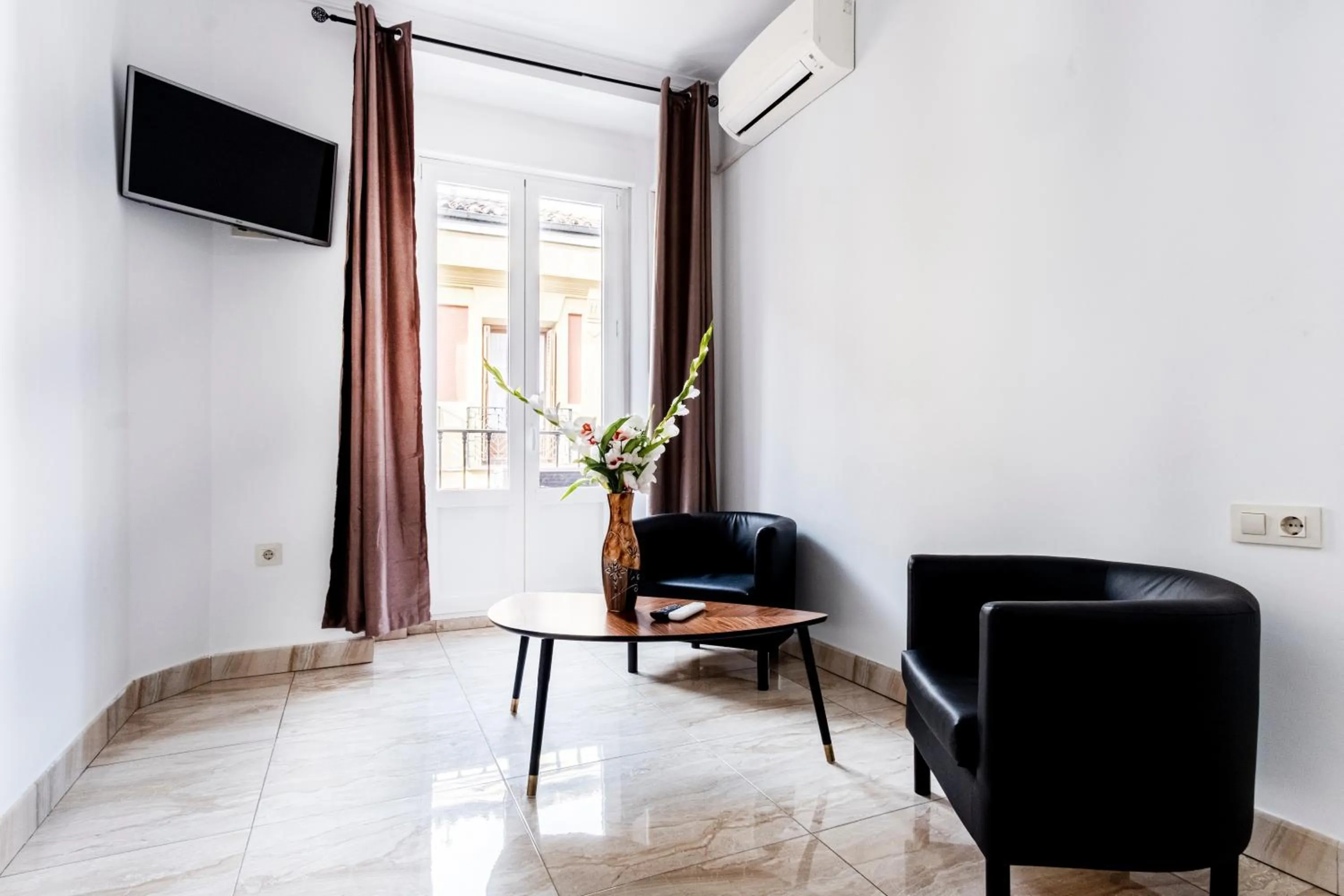 Seating area in Hostal Rincón de Sol - Centro Madrid - Self Checkin