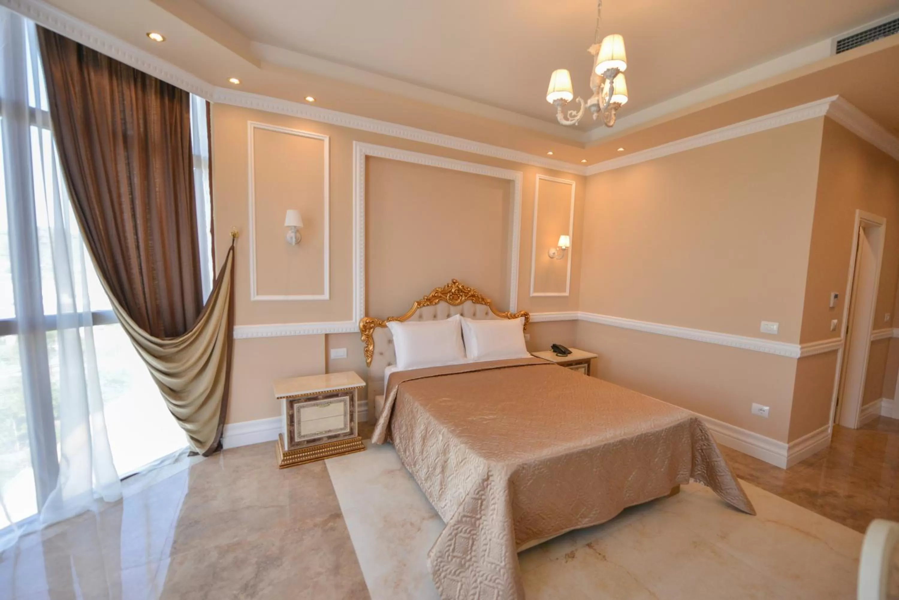 Other, Bed in Luani ARTE