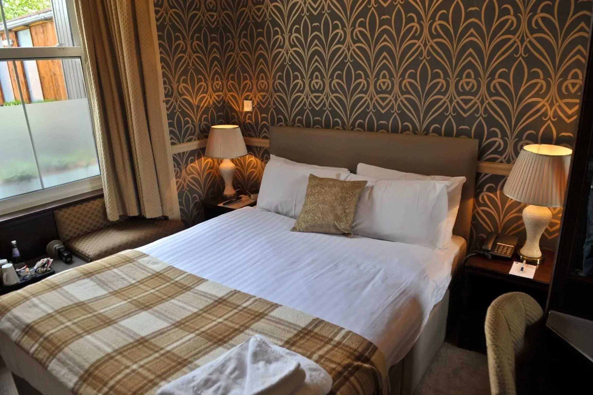 Bedroom, Bed in Braid Hills Hotel