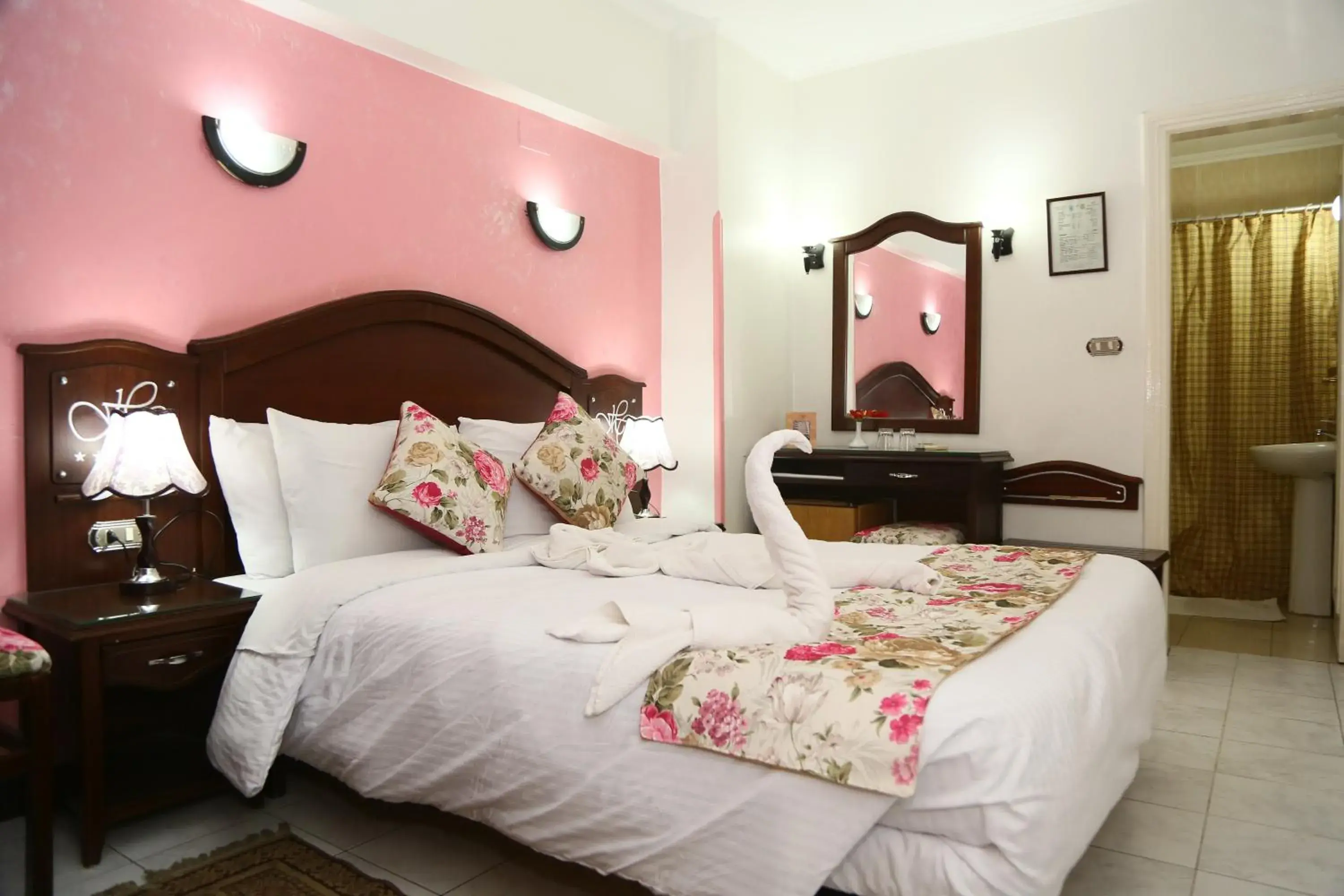 Bedroom, Bed in Happy City Hotel