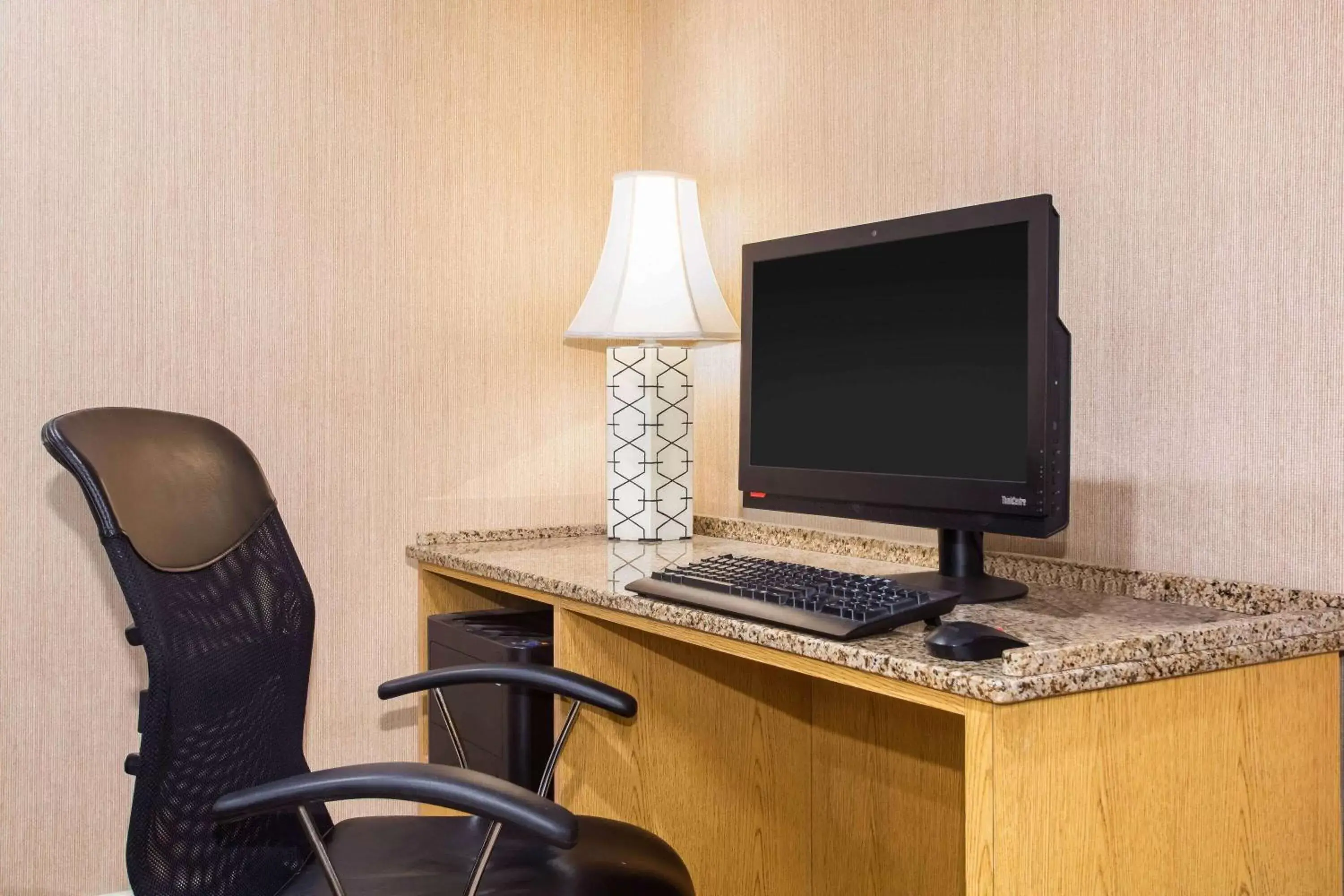 On site, Business Area/Conference Room in La Quinta by Wyndham Columbia