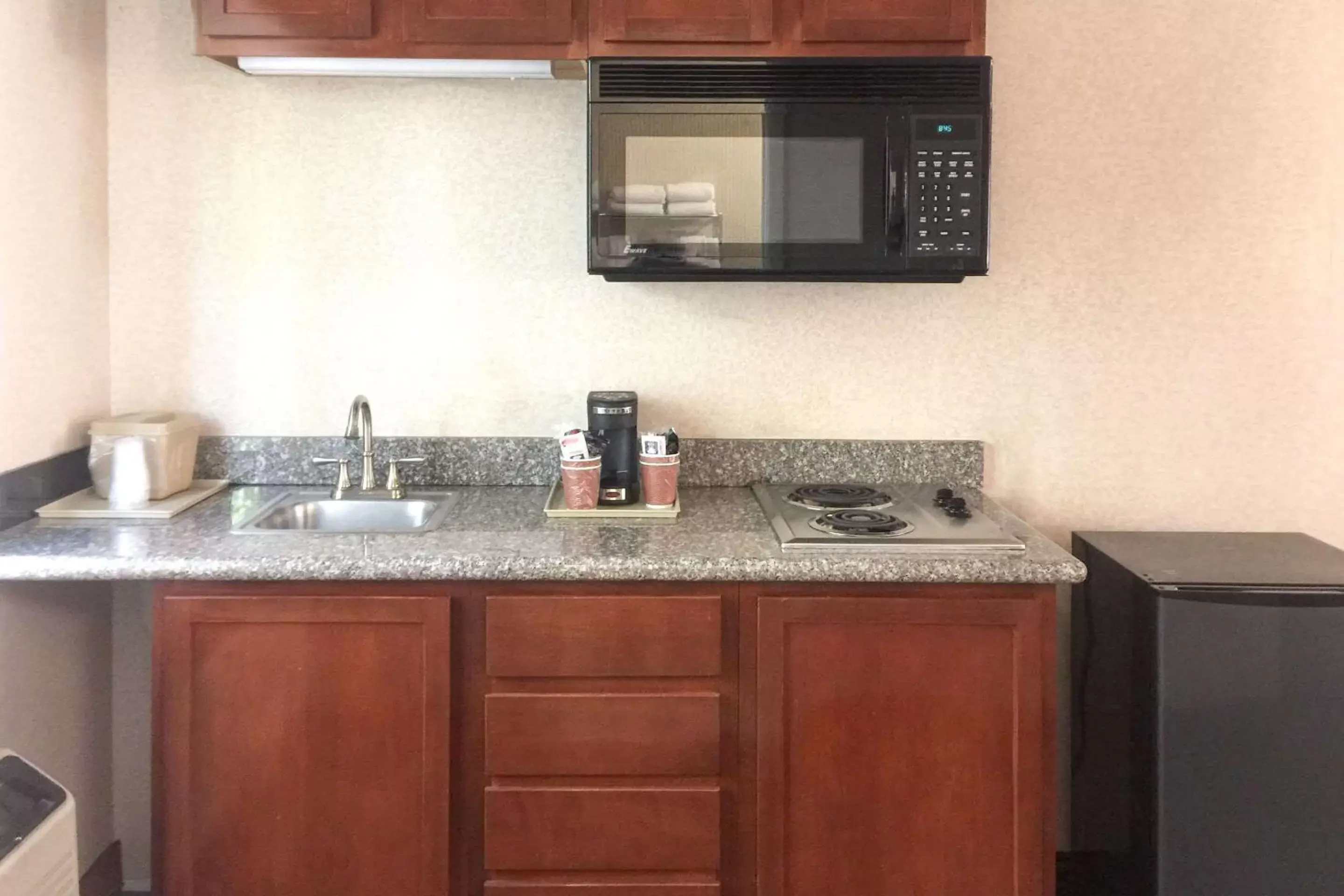 Photo of the whole room, Kitchen/Kitchenette in Quality Inn & Suites Oceanside Near Camp Pendleton