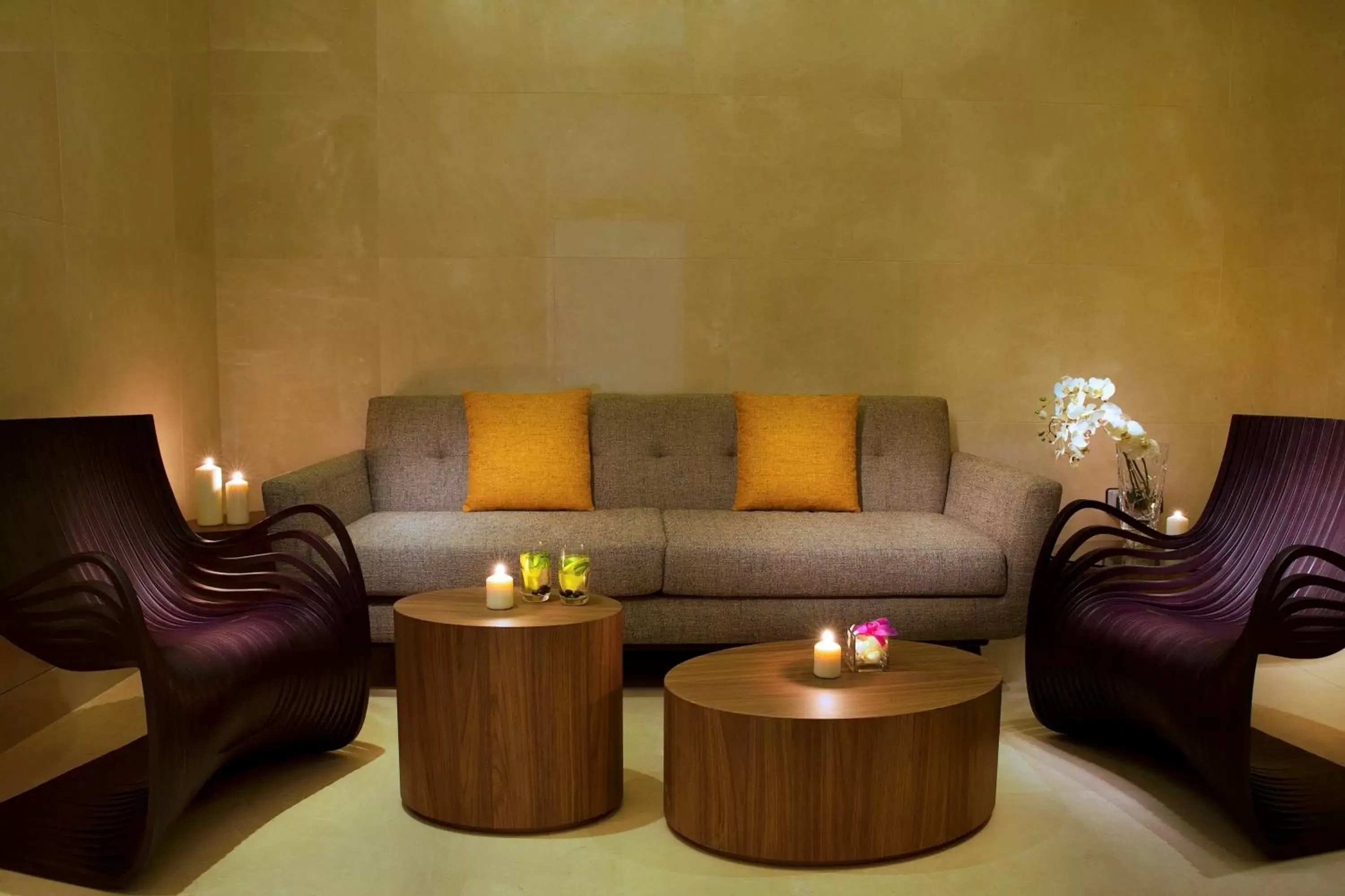 Spa and wellness centre/facilities, Seating Area in AlRayyan Hotel Doha, Curio Collection by Hilton