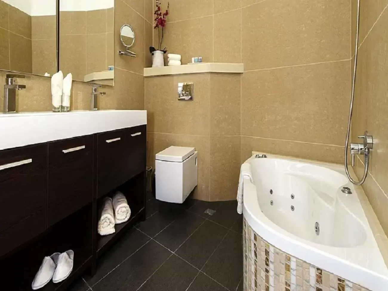 Bathroom in The Sephardic House Hotel in The Jewish Quarter