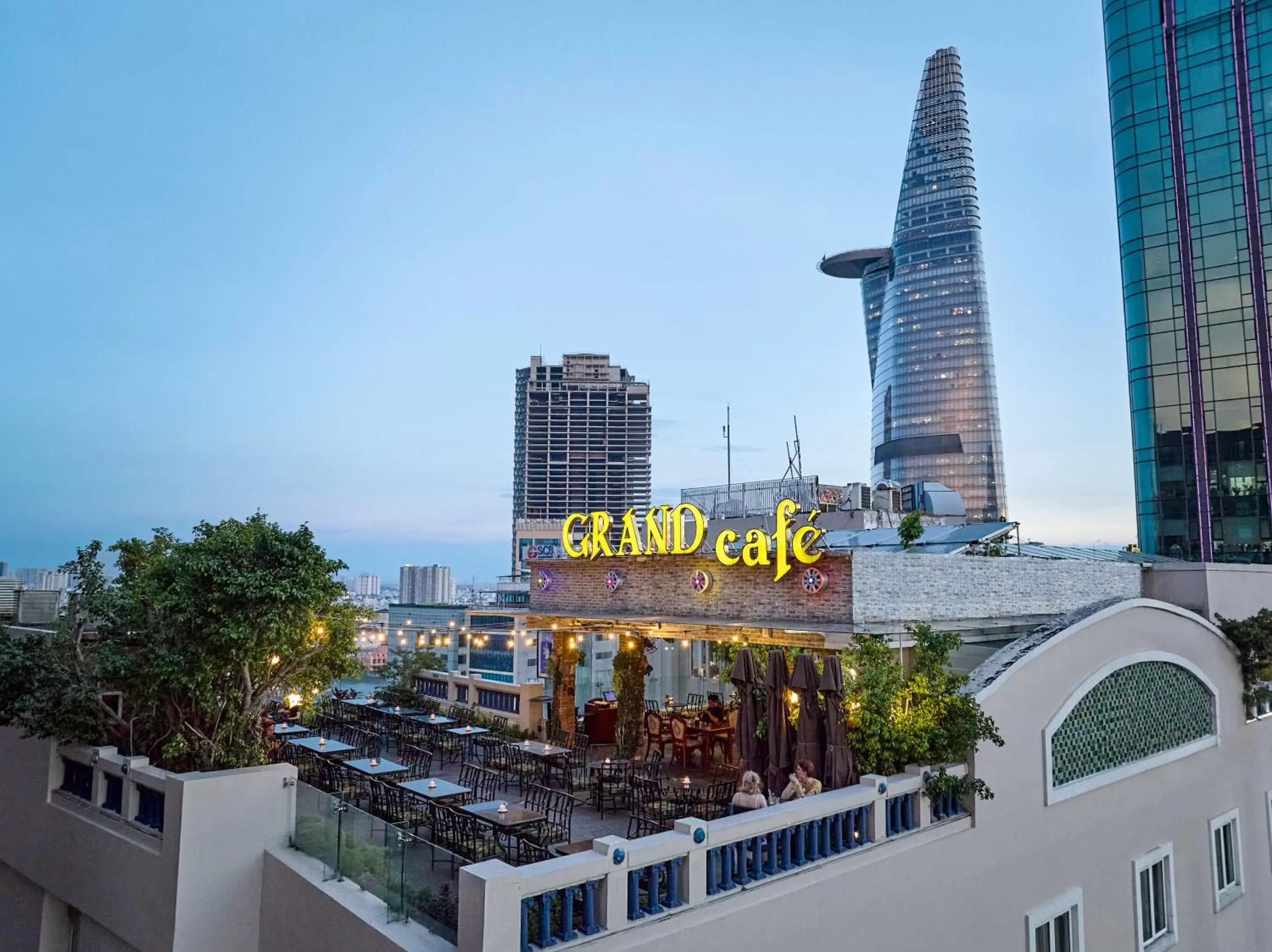 Restaurant/places to eat in Hotel Grand Saigon