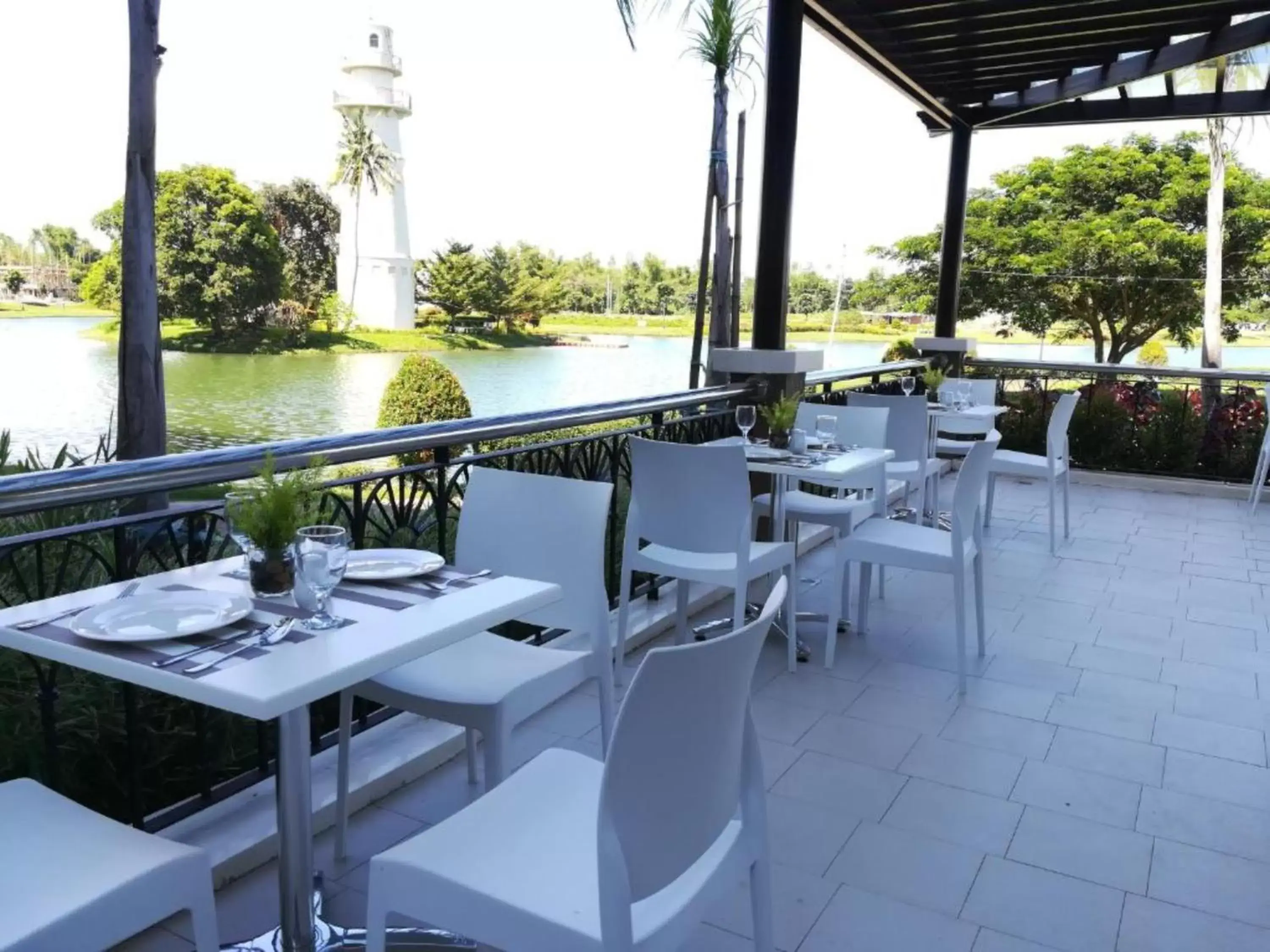 Restaurant/Places to Eat in Sotogrande Iloilo Hotel