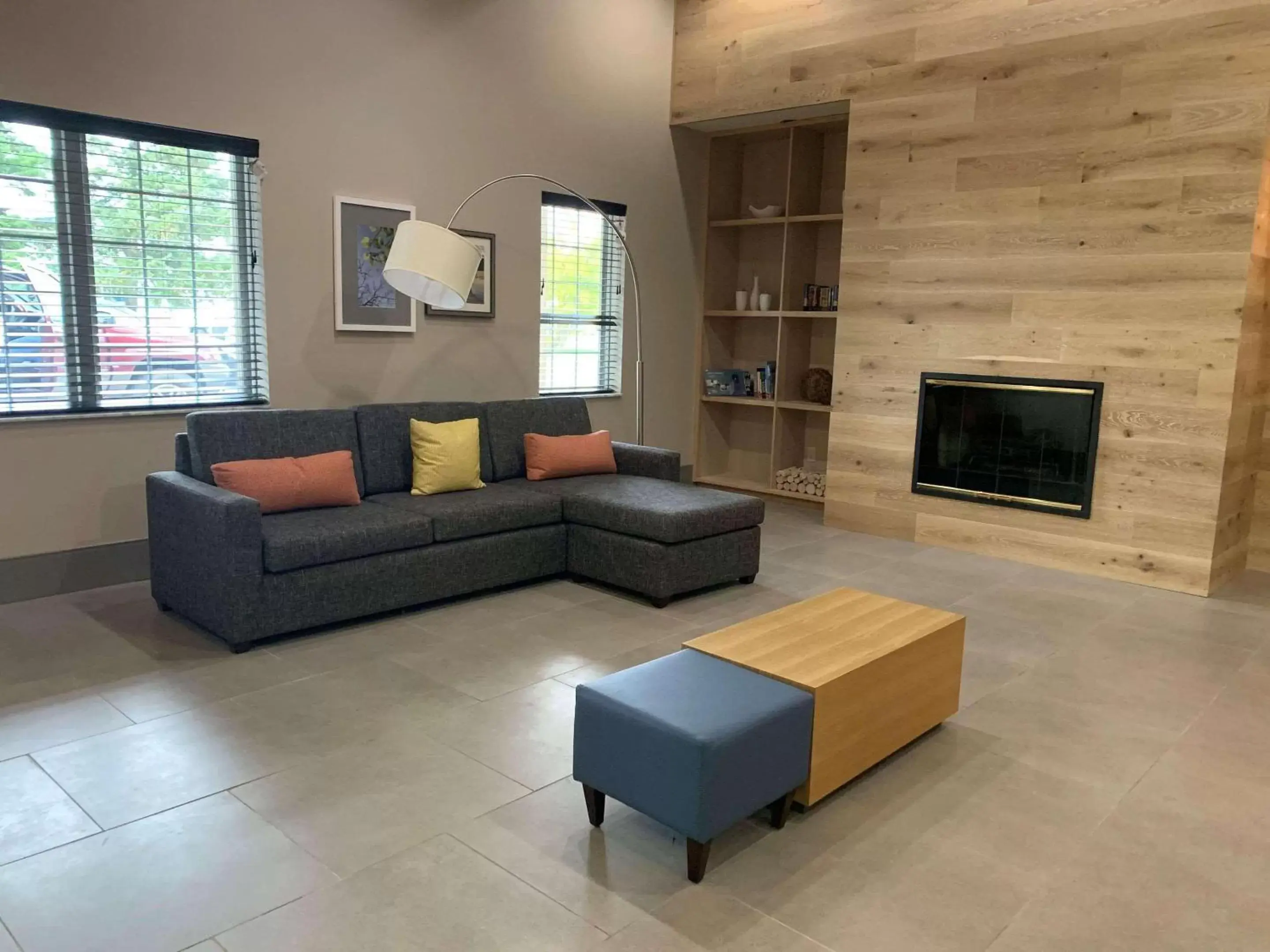 Lobby or reception, Seating Area in Country Inn & Suites by Radisson, Kalamazoo, MI