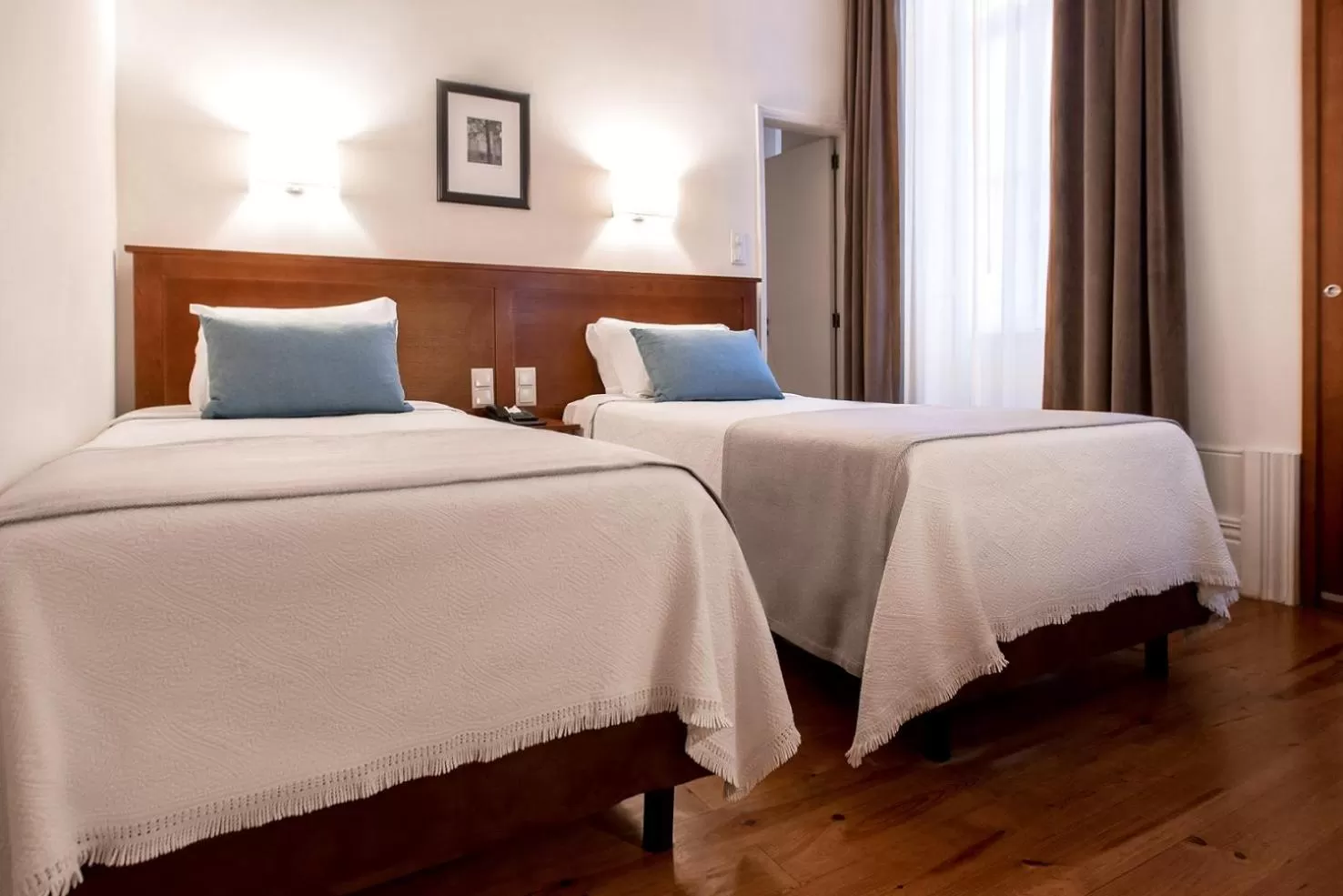 Property building, Bed in Hotel Aliados