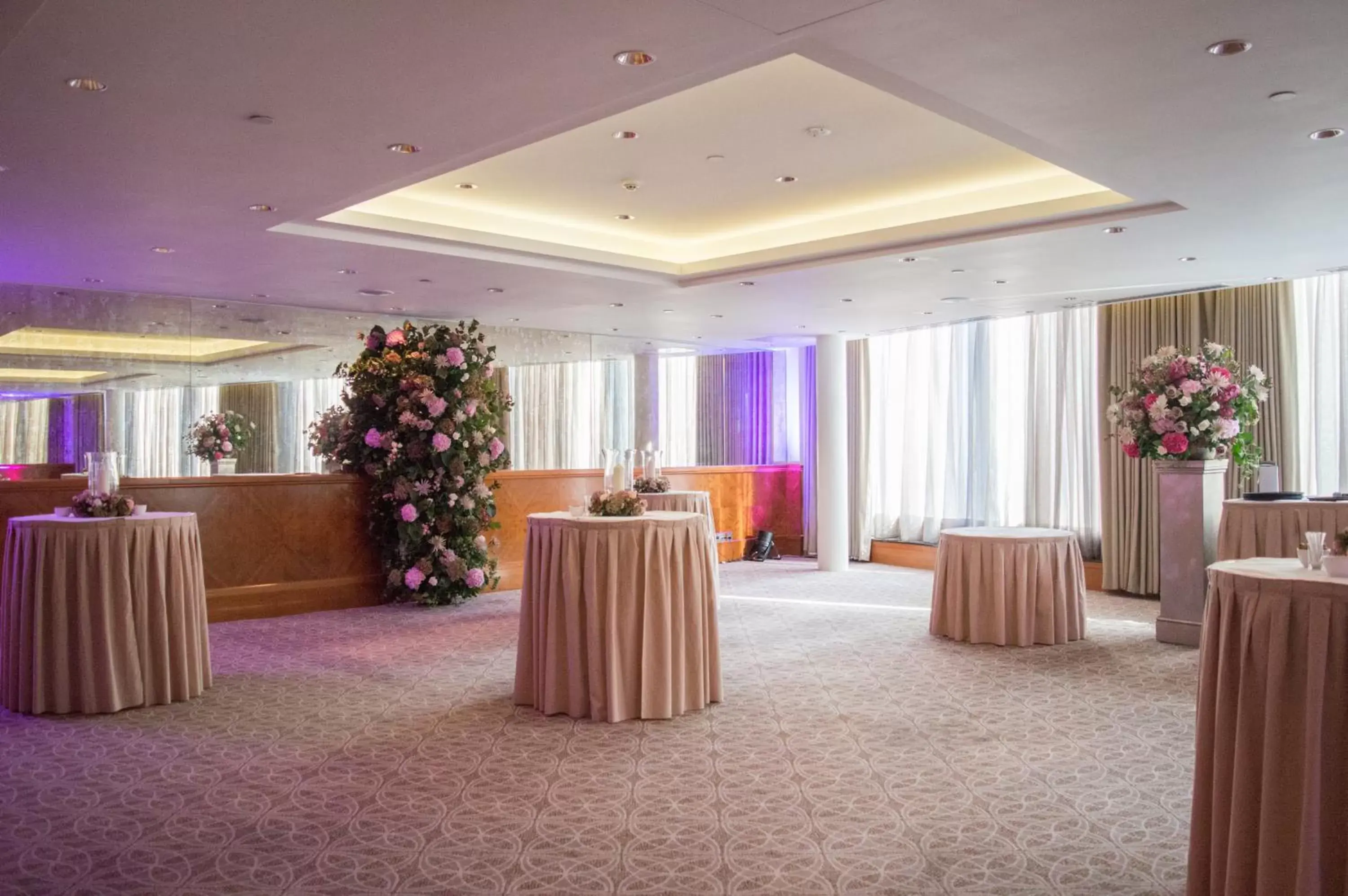 wedding, Banquet Facilities in Royal Garden Hotel