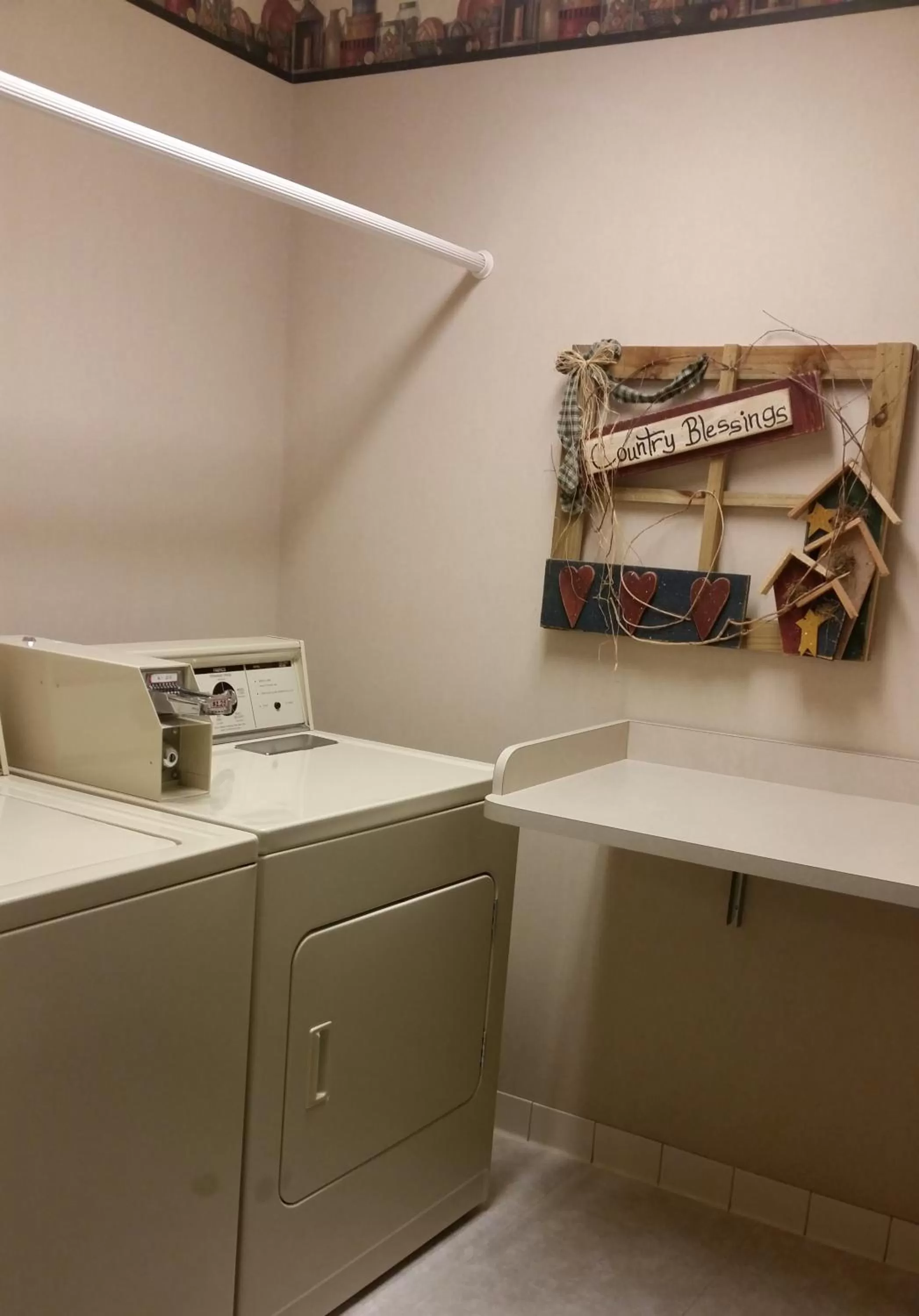 laundry in Van Buren Hotel