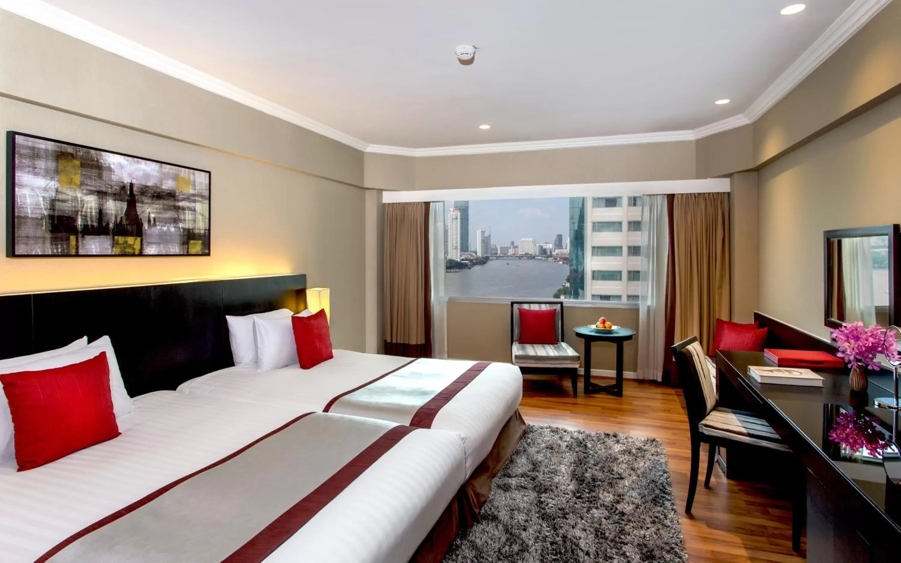 Deluxe Twin Room with River View in Ramada Plaza by Wyndham Bangkok Menam Riverside