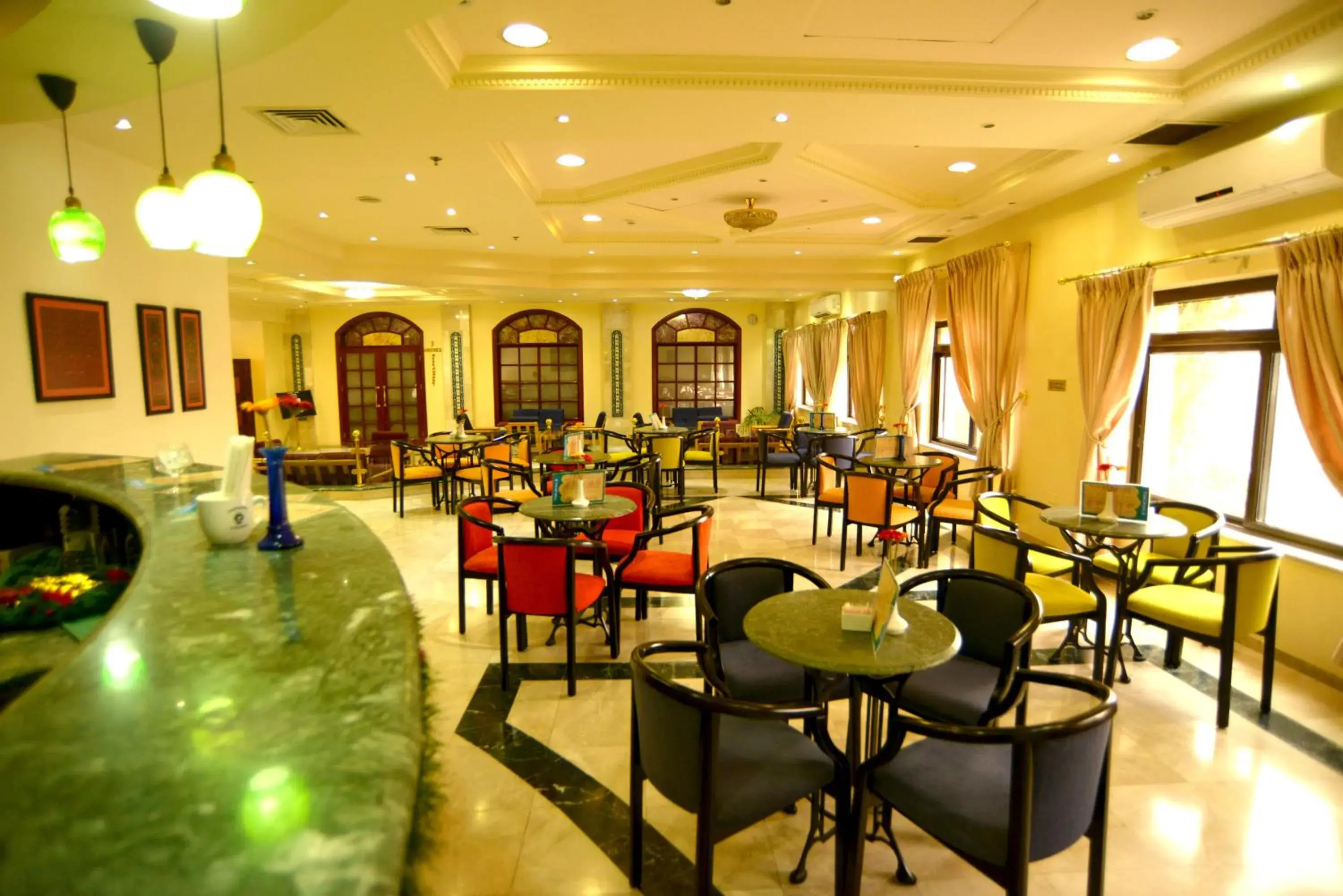 Lounge or bar, Restaurant/Places to Eat in Holy Land Hotel