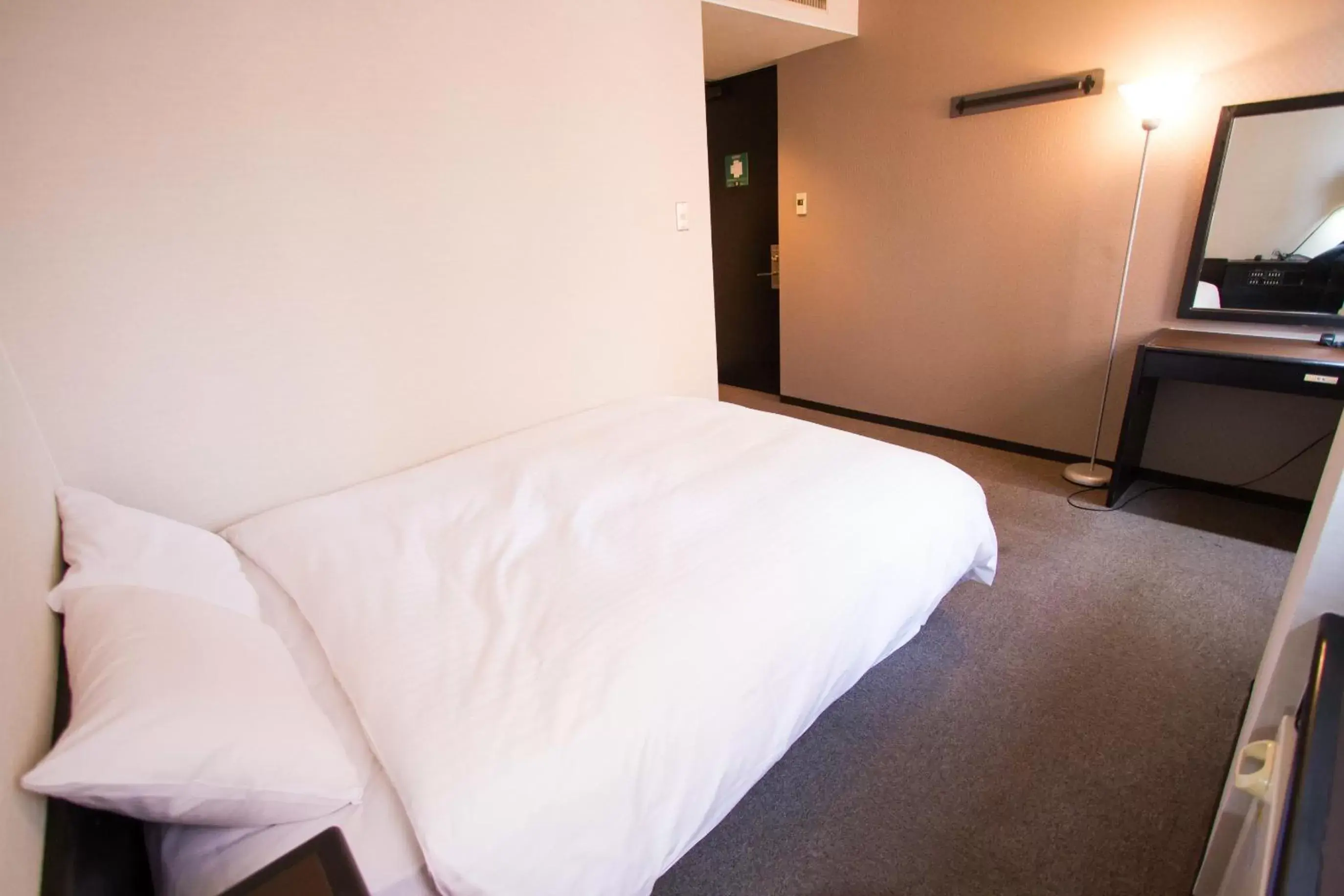 Photo of the whole room, Bed in Green Rich Hotel Oita Miyakomachi