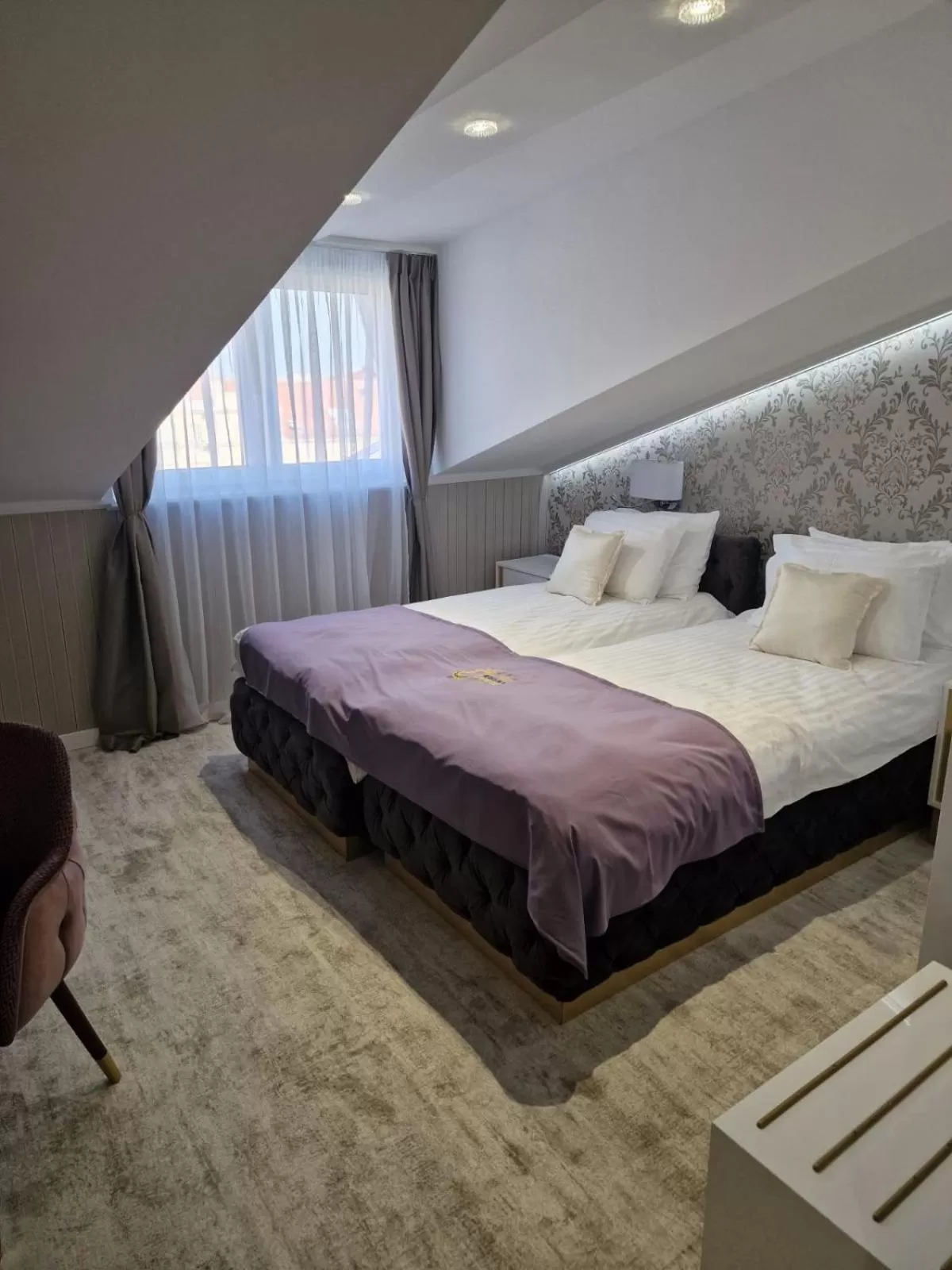 Deluxe Twin Room in Queen Palace