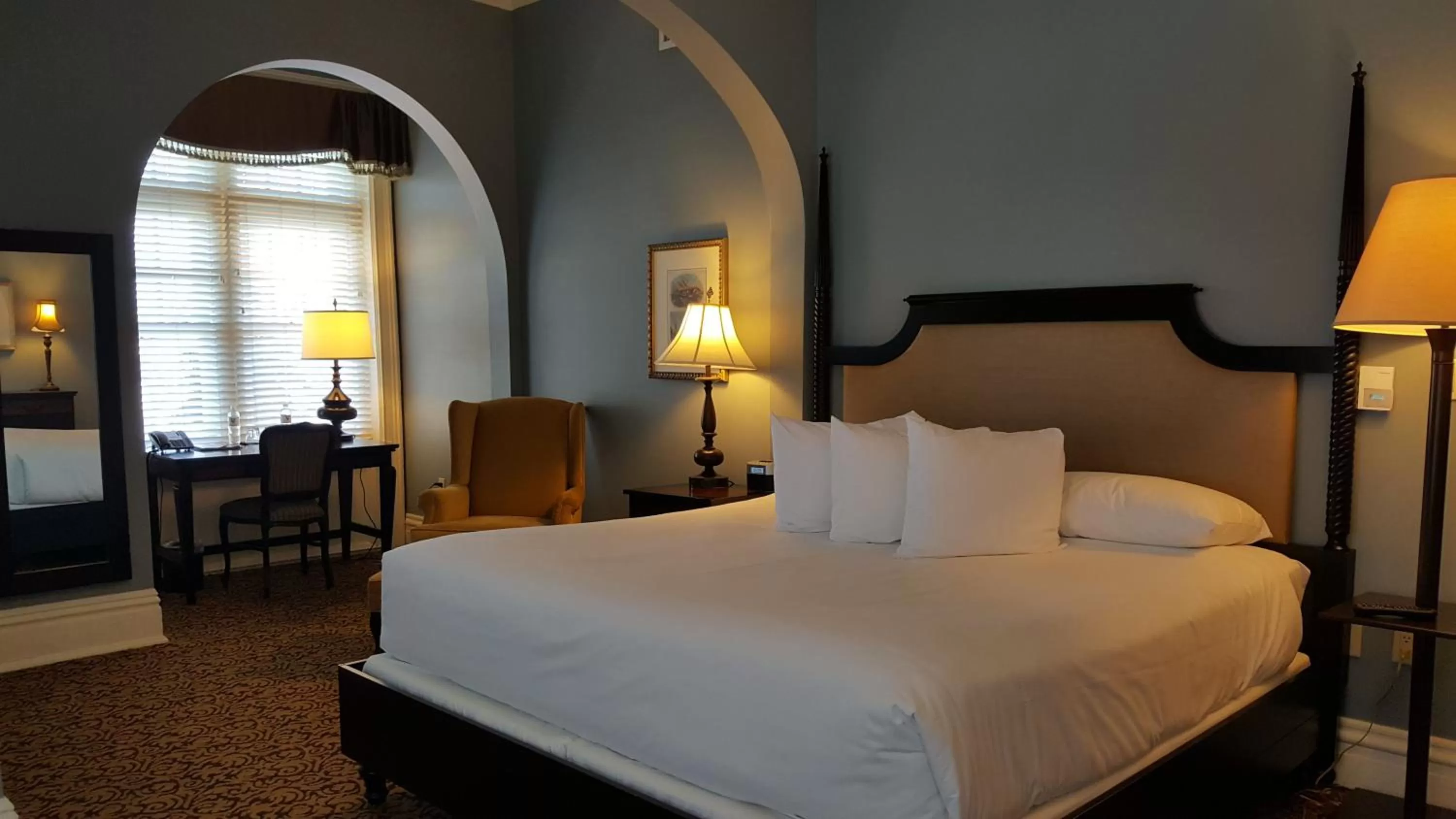 Bed in Mansions on Fifth