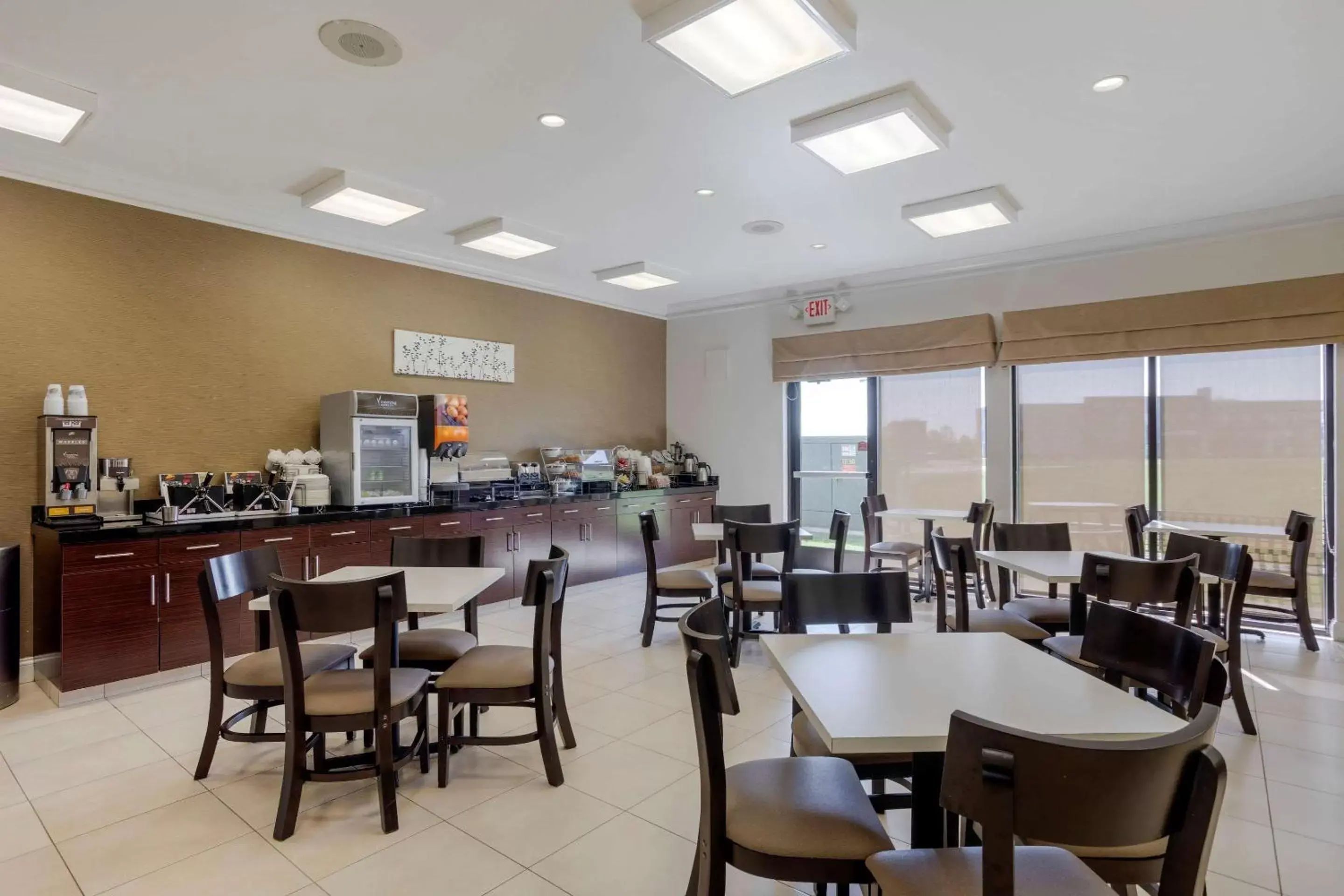 Breakfast, Restaurant/Places to Eat in Sleep Inn & Suites Cave City