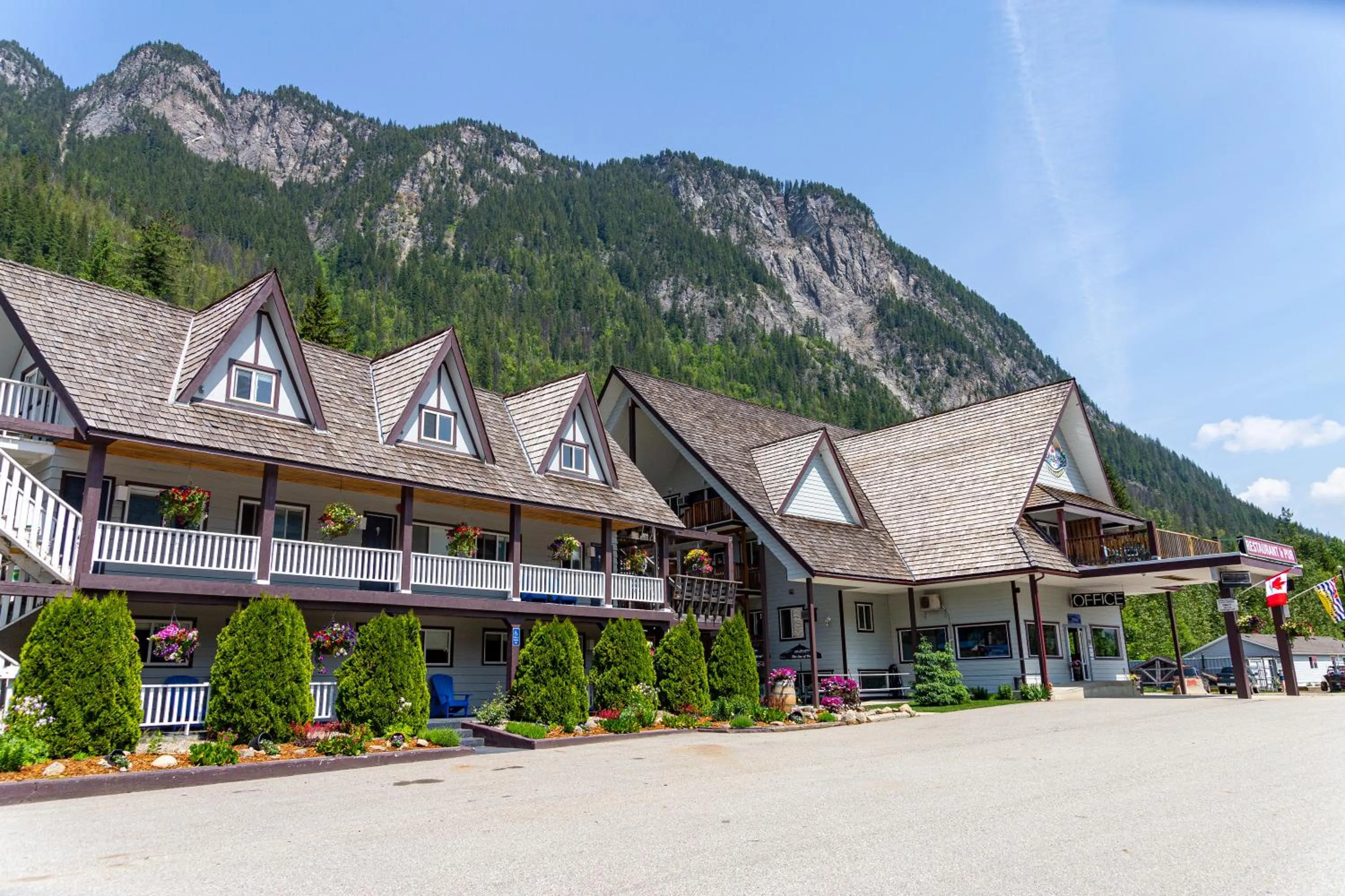 Property building in Peaks Lodge