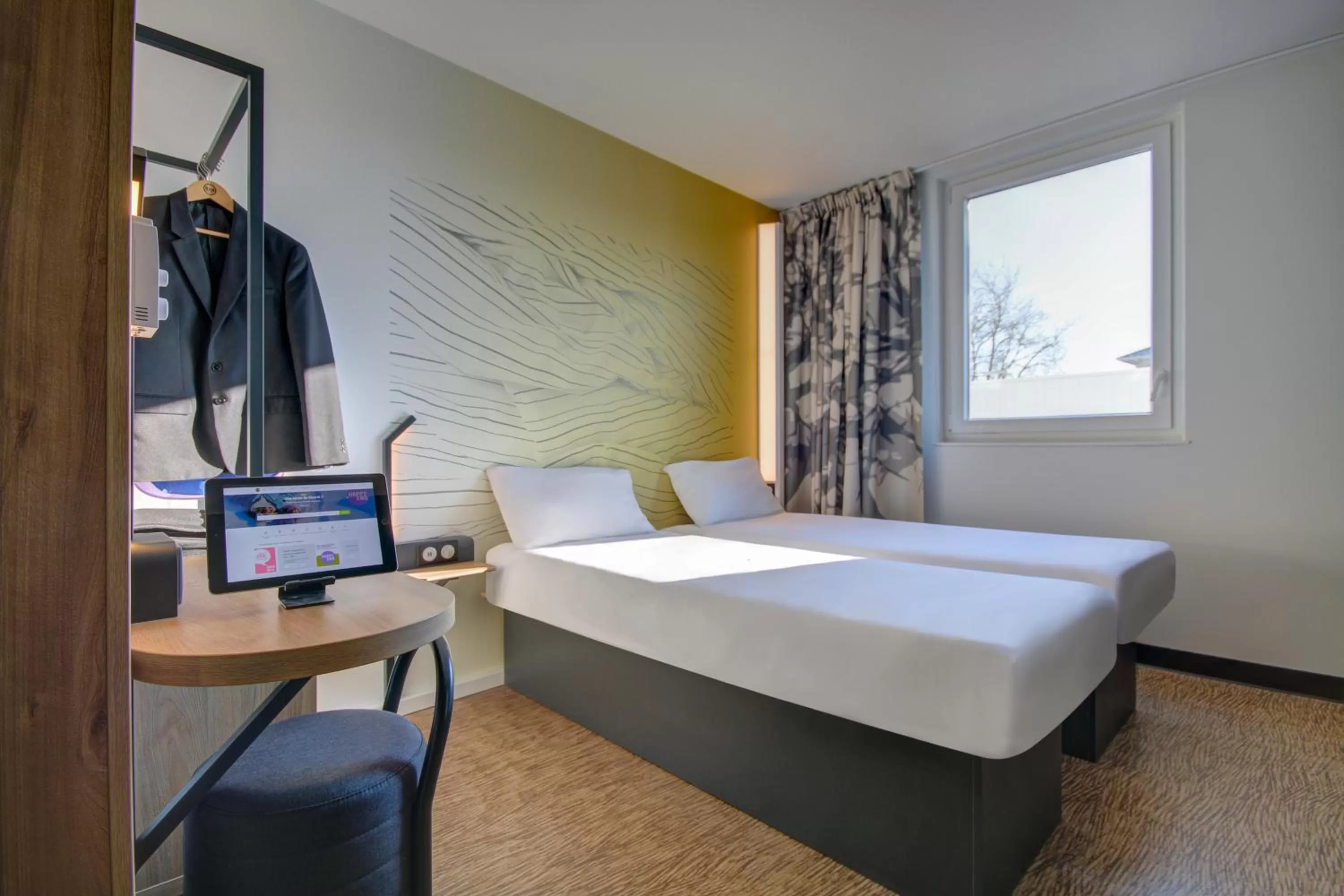 Photo of the whole room, Bed in B&B HOTEL Epernay