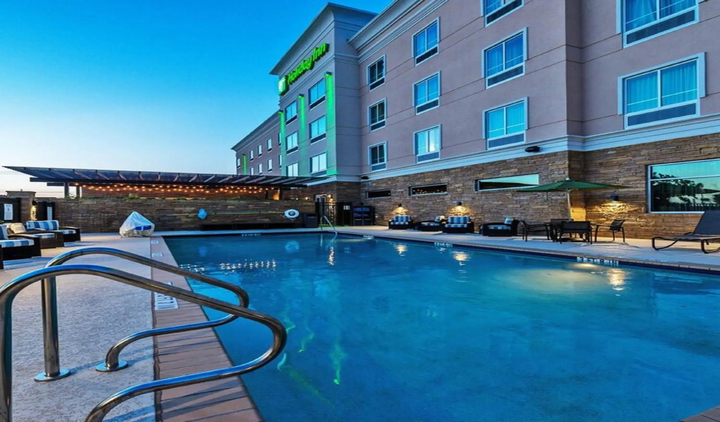 Swimming pool in Holiday Inn Austin Airport by IHG Swimming pool in Holiday Inn Austin Airport by IHG